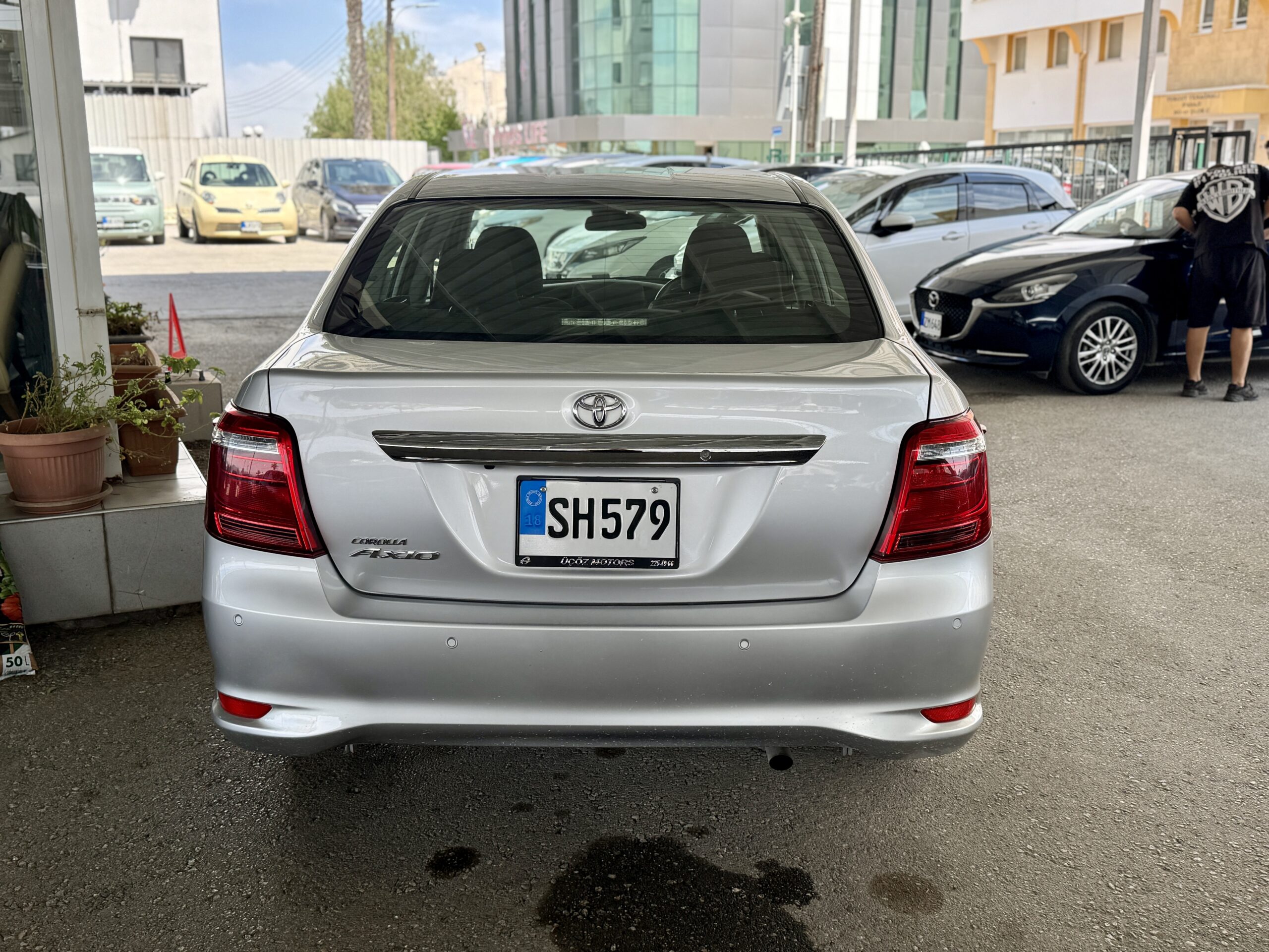
								Toyota Corolla axio full									