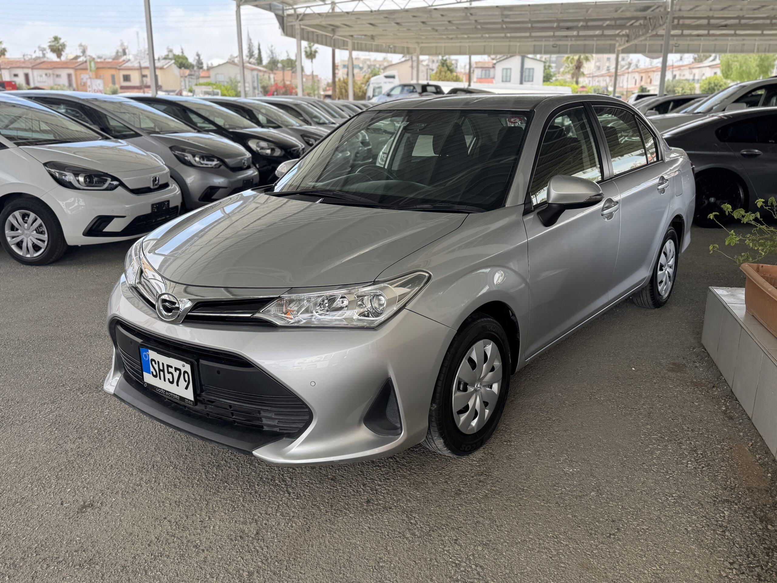 
								Toyota Corolla axio full									