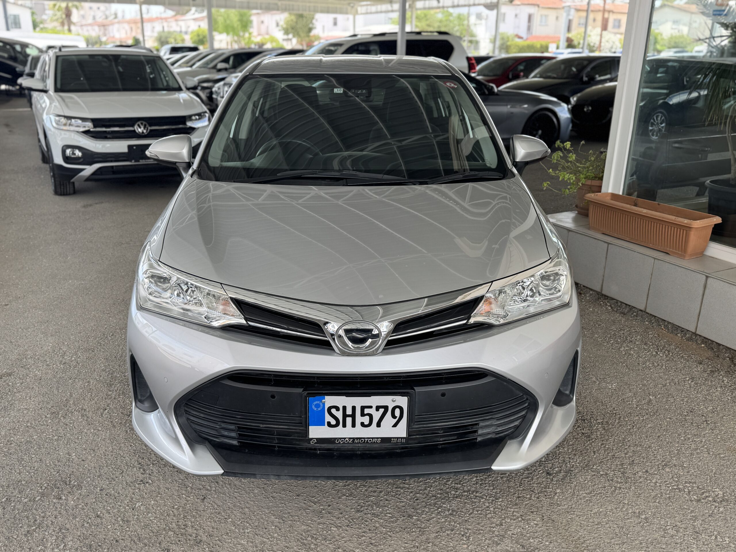 
								Toyota Corolla axio full									