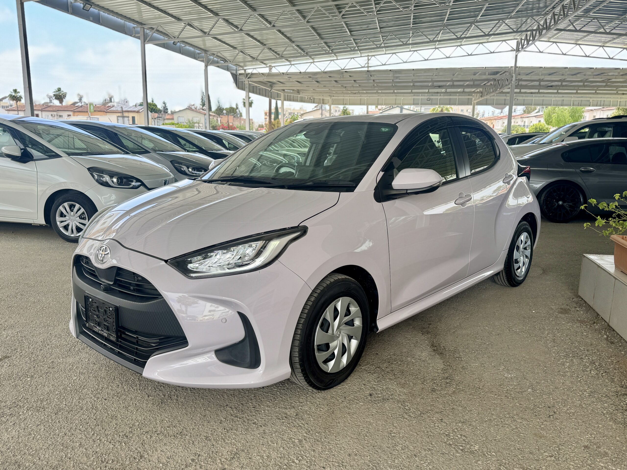 
								Toyota Yaris Z full									