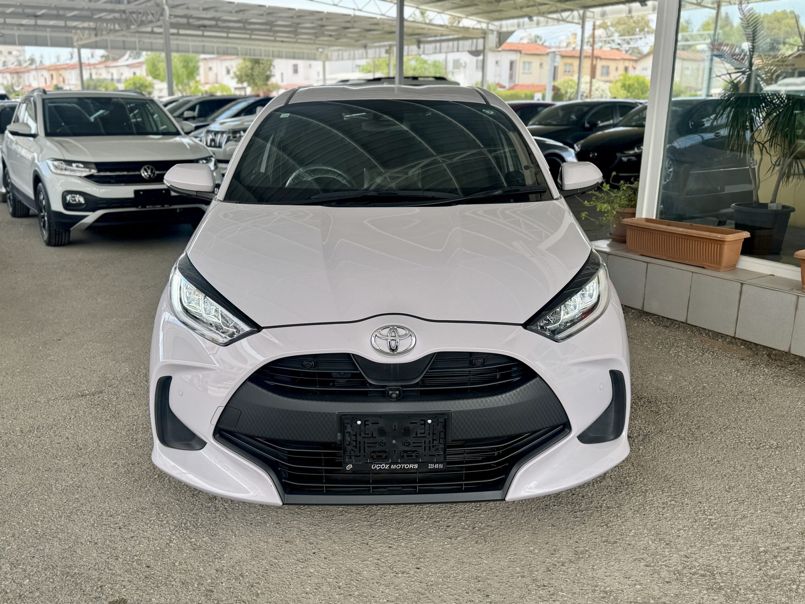 
								Toyota Yaris Z full									