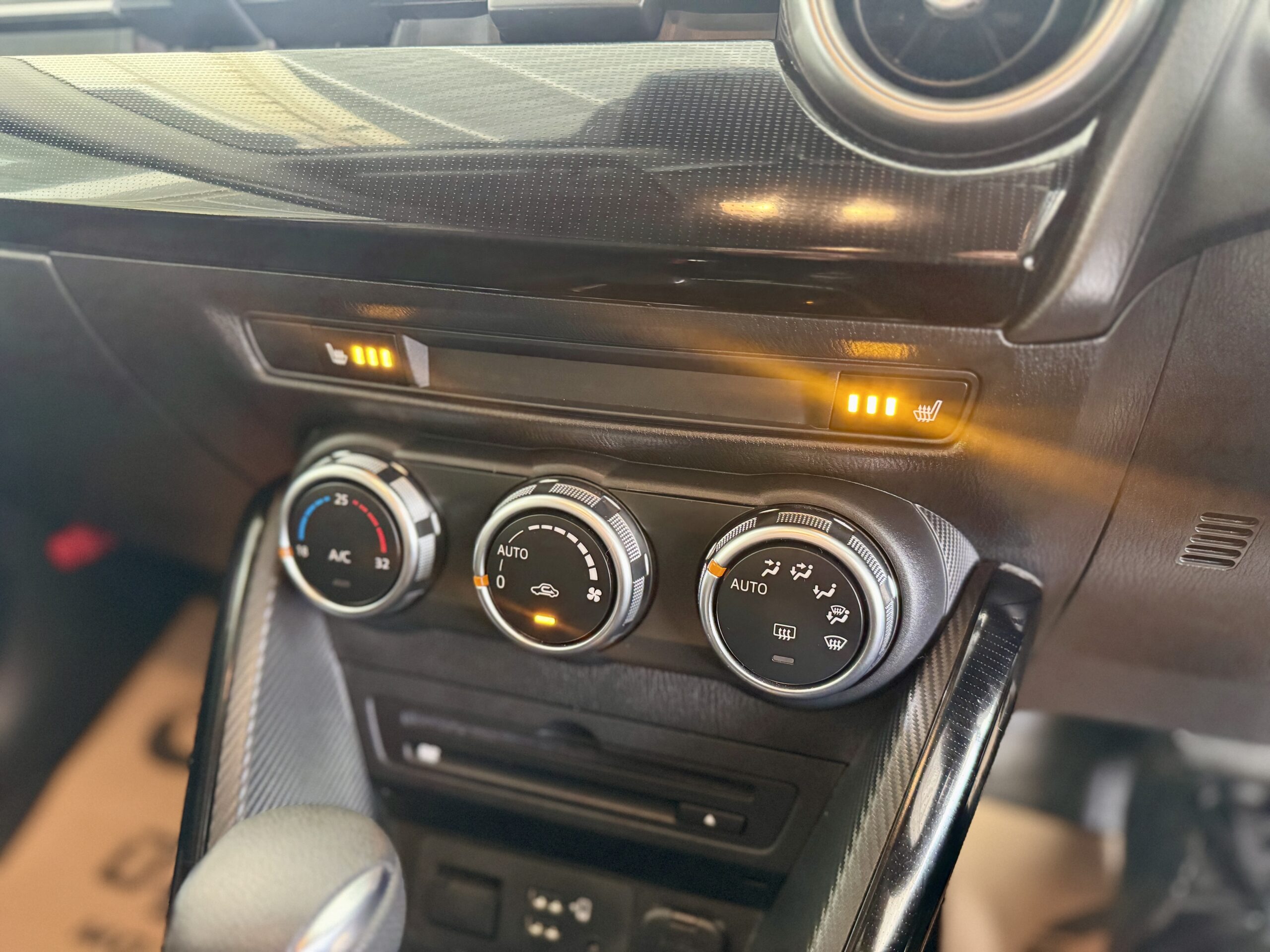 
								Mazda 2 full									