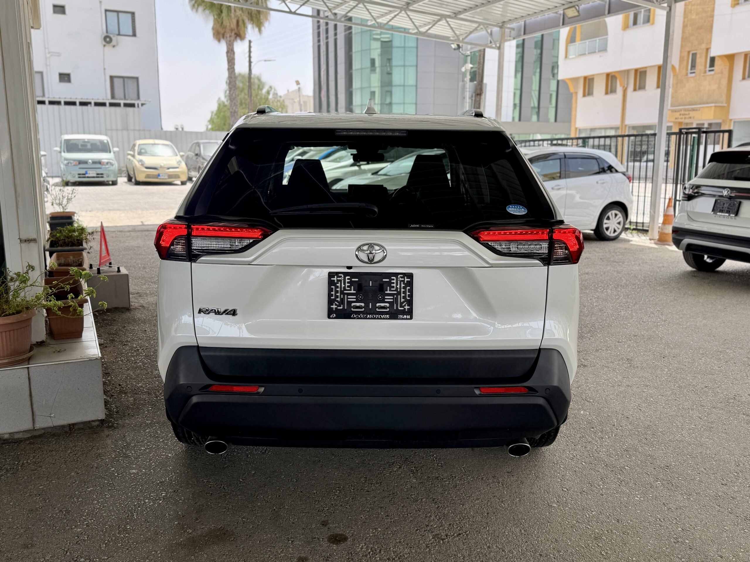 
								Totota Rav4 full									