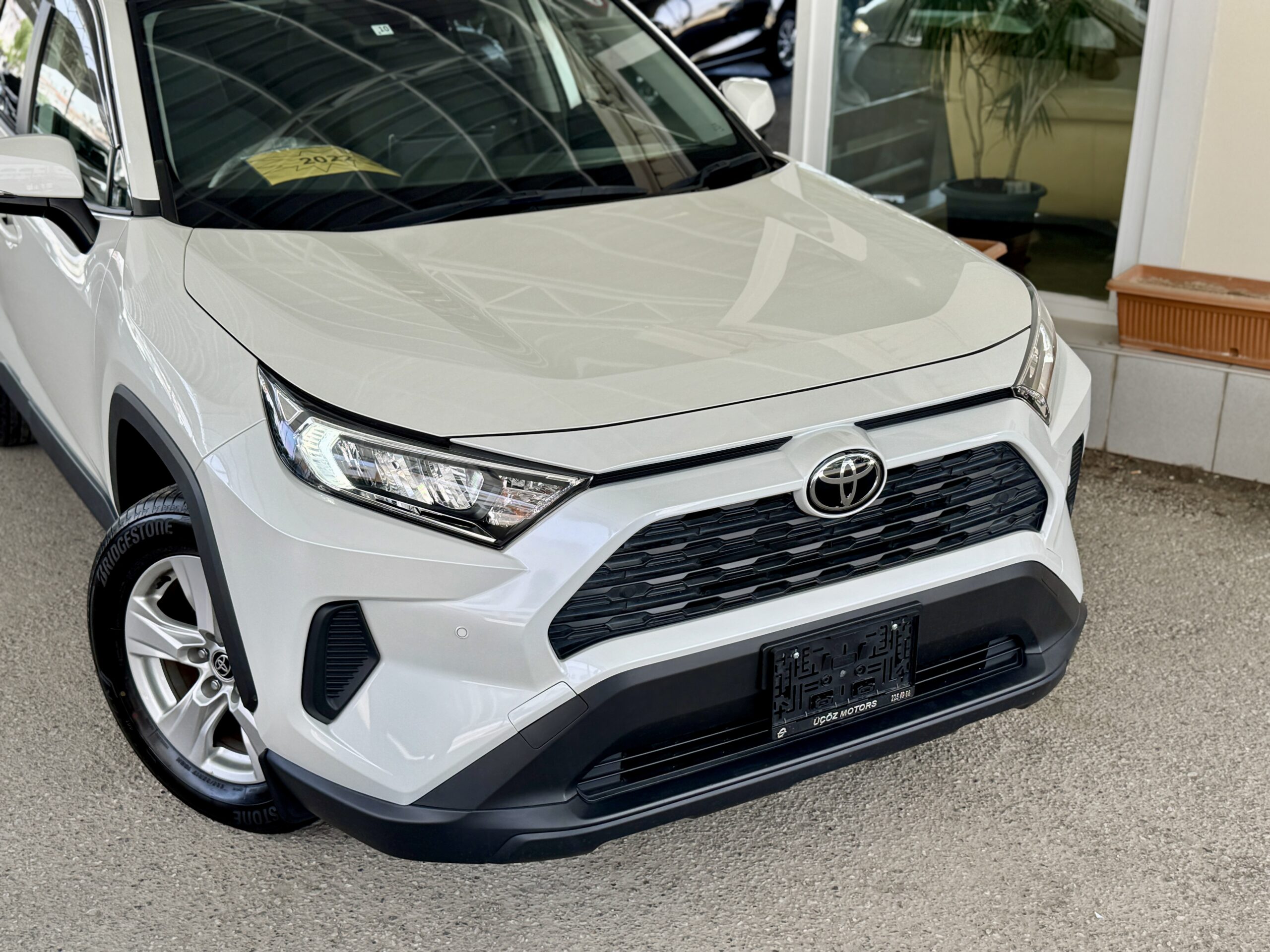 
								Toyota Rav4 full									