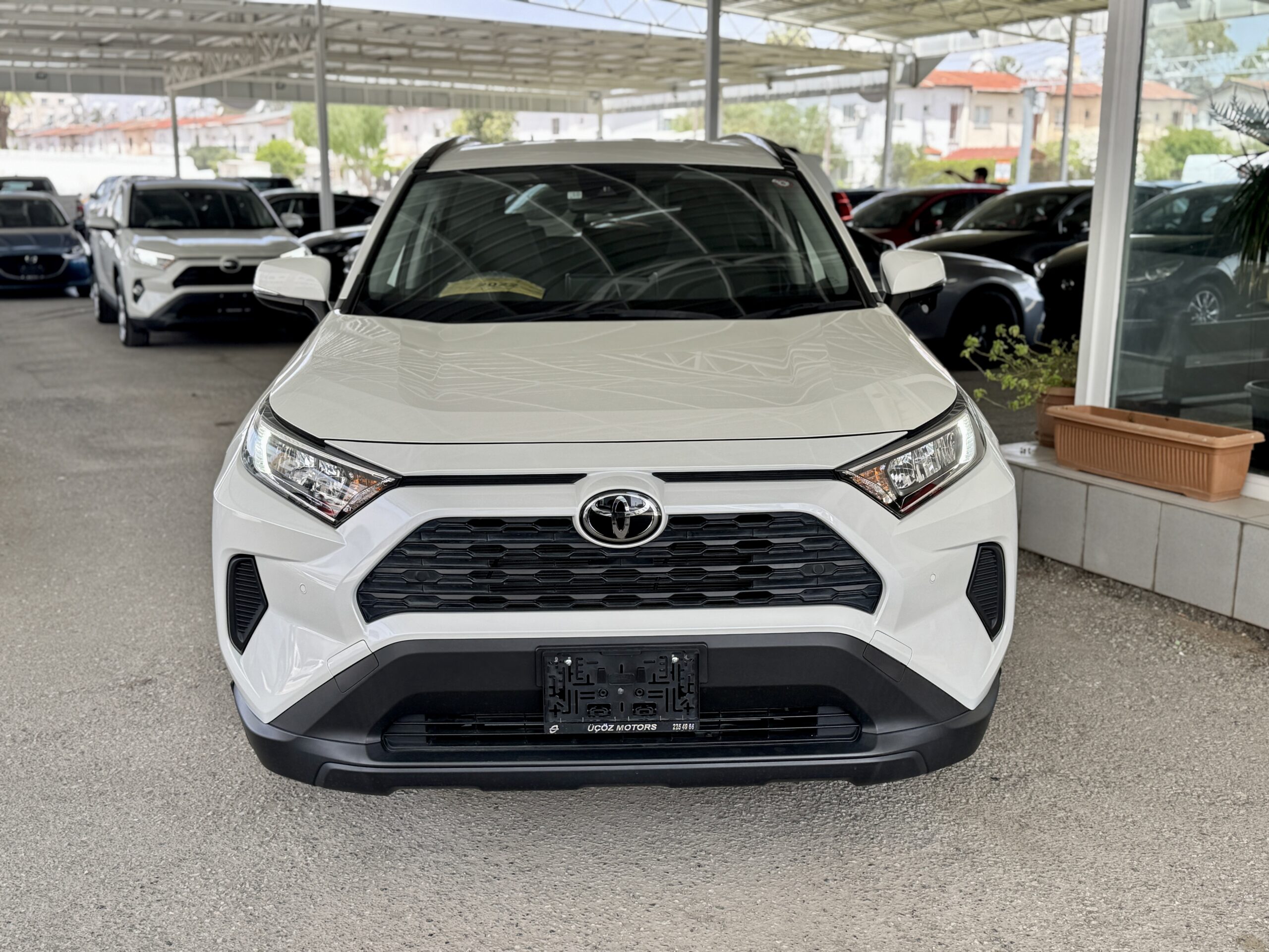 
								Toyota Rav4 full									
