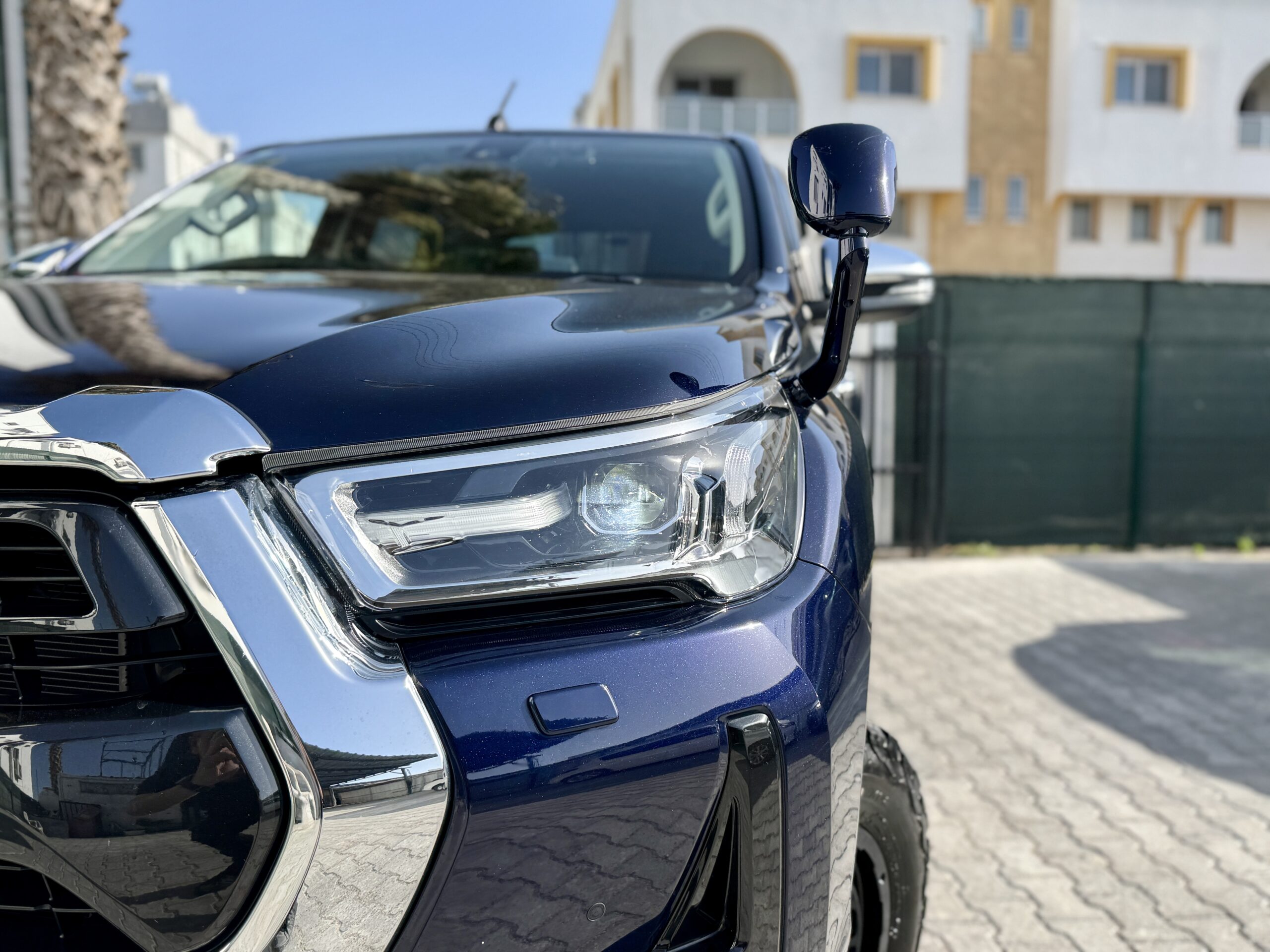 
								Toyota Hilux full									