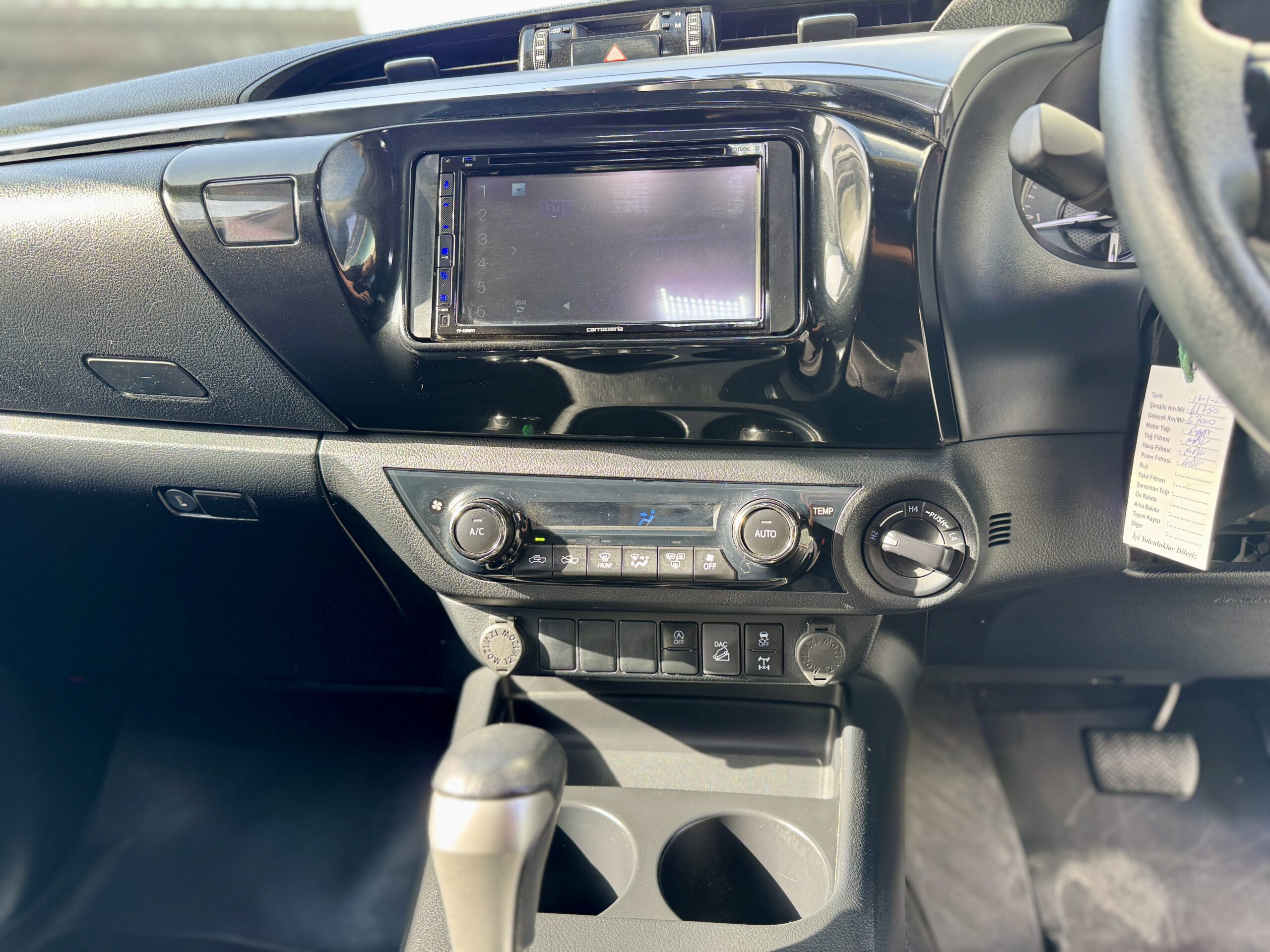 
								Toyota Hilux full									