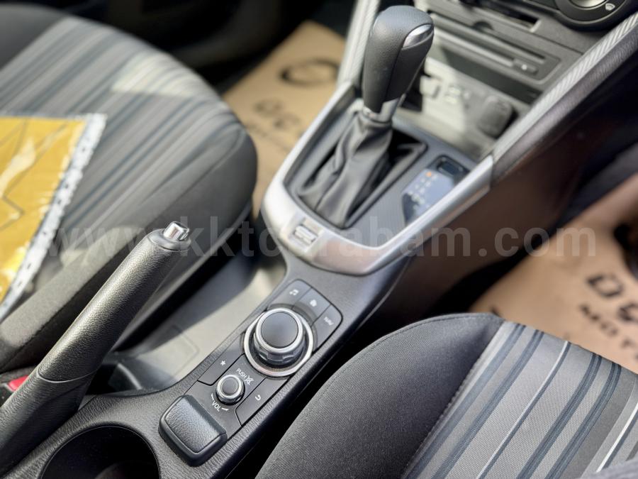 
								Mazda 2 full									