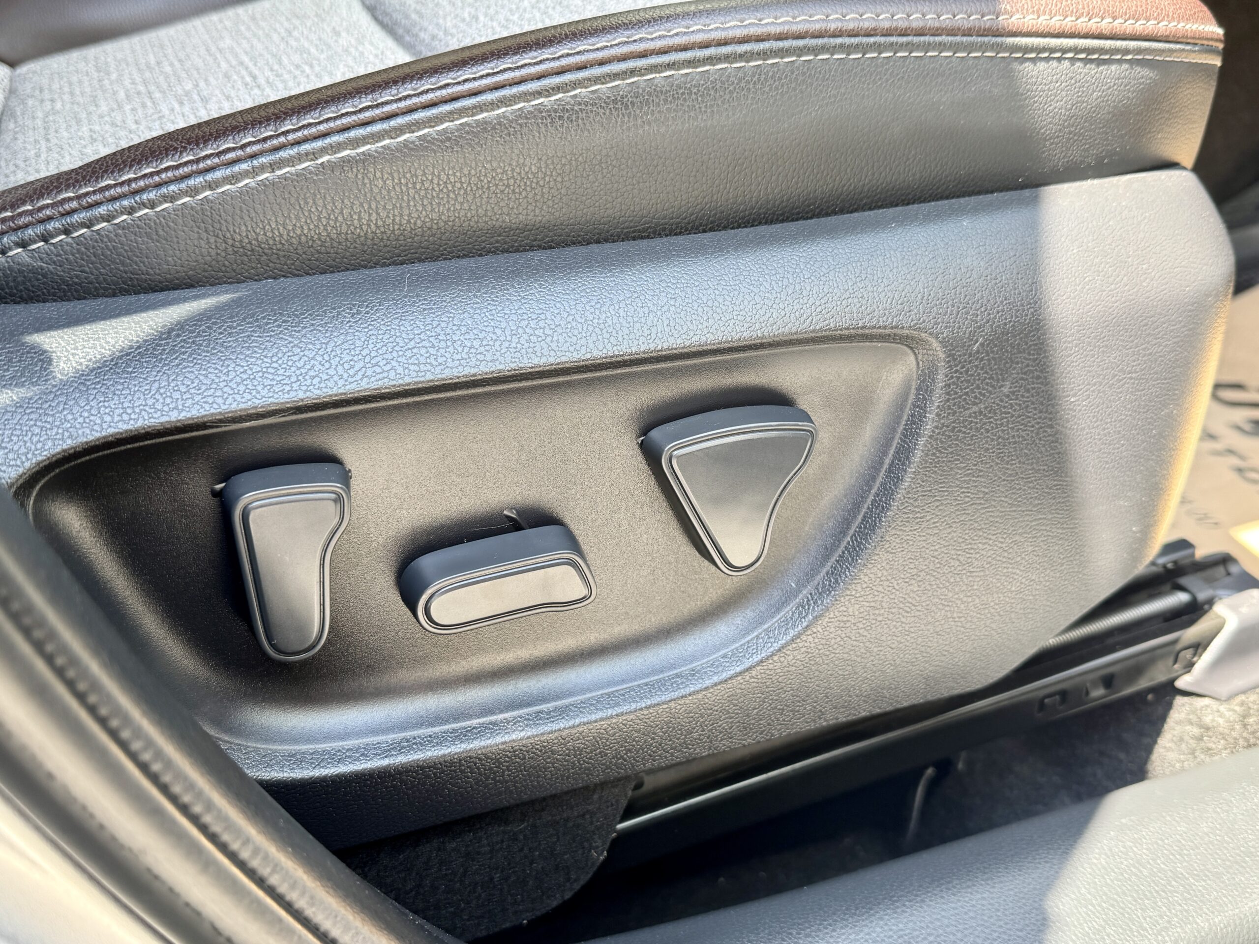 
								TOYOTA YARIS CROSS full									