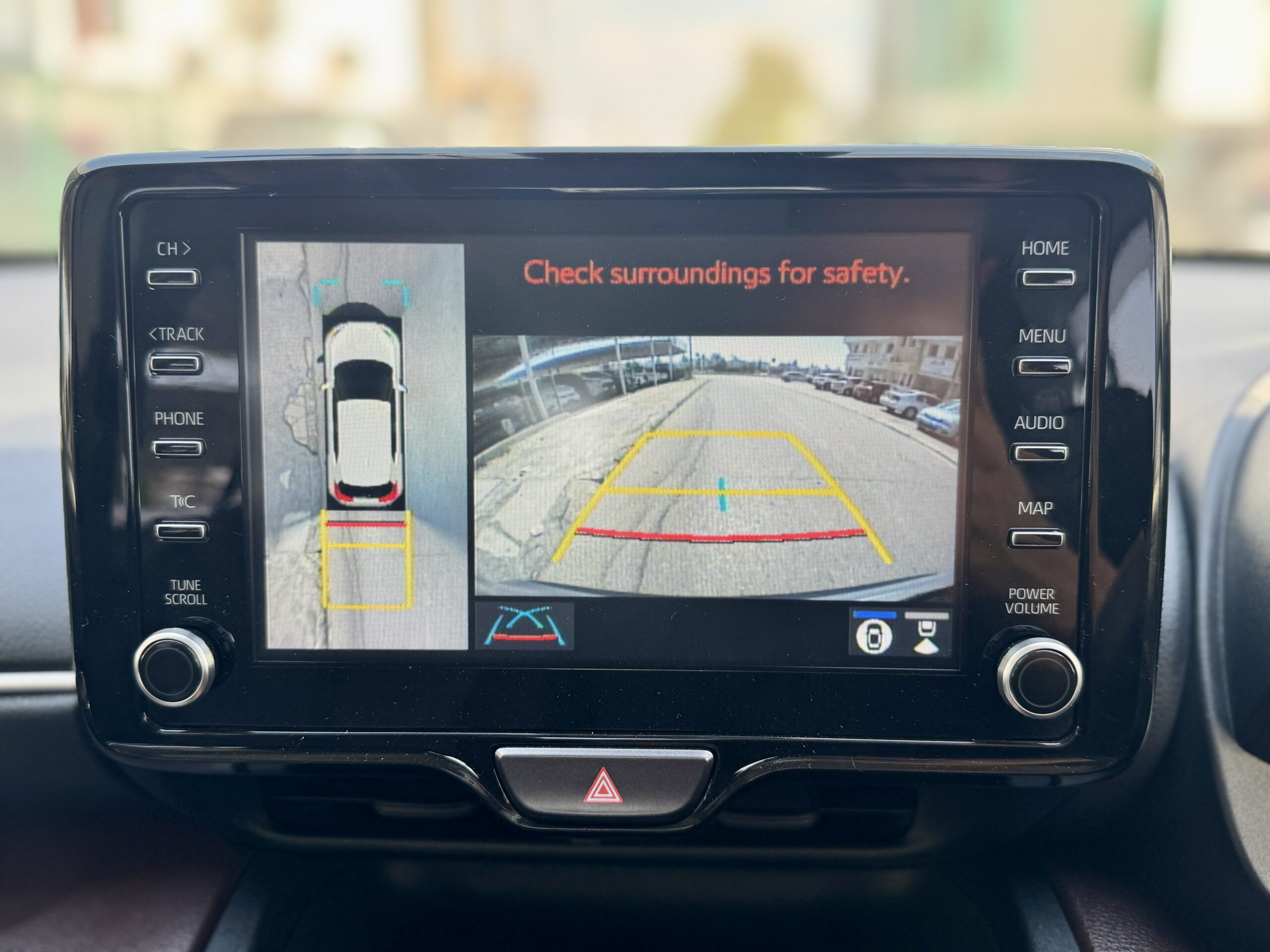 
								TOYOTA YARIS CROSS full									