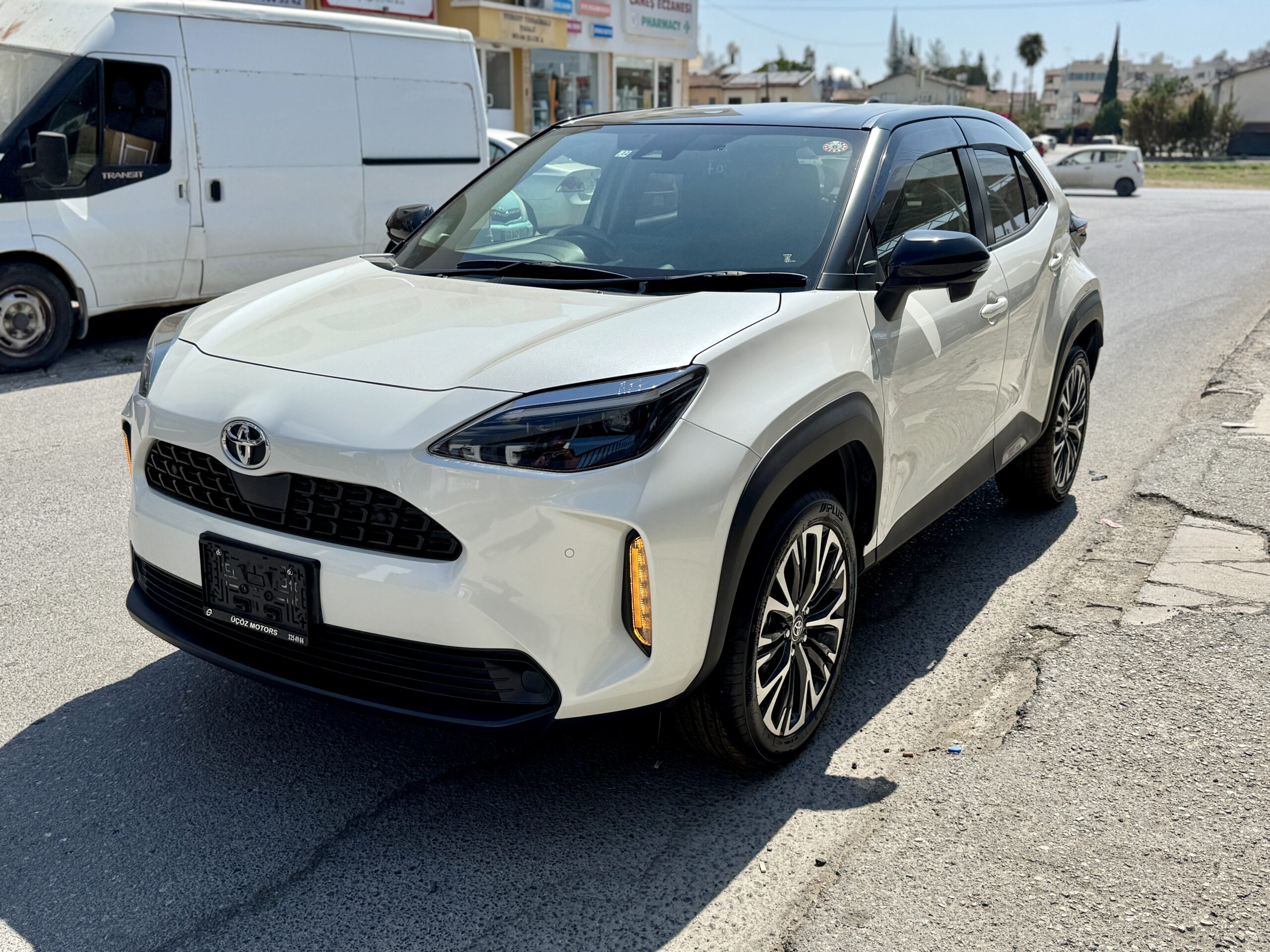 
								TOYOTA YARIS CROSS full									