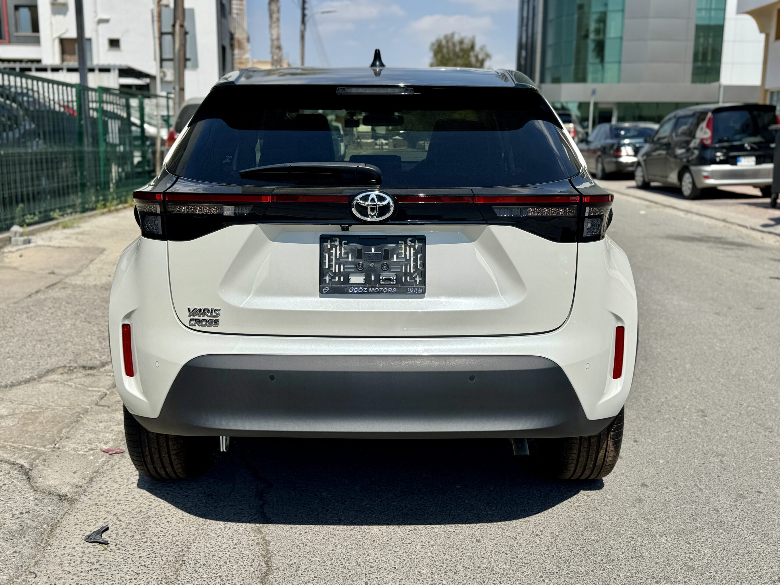 
								TOYOTA YARIS CROSS full									