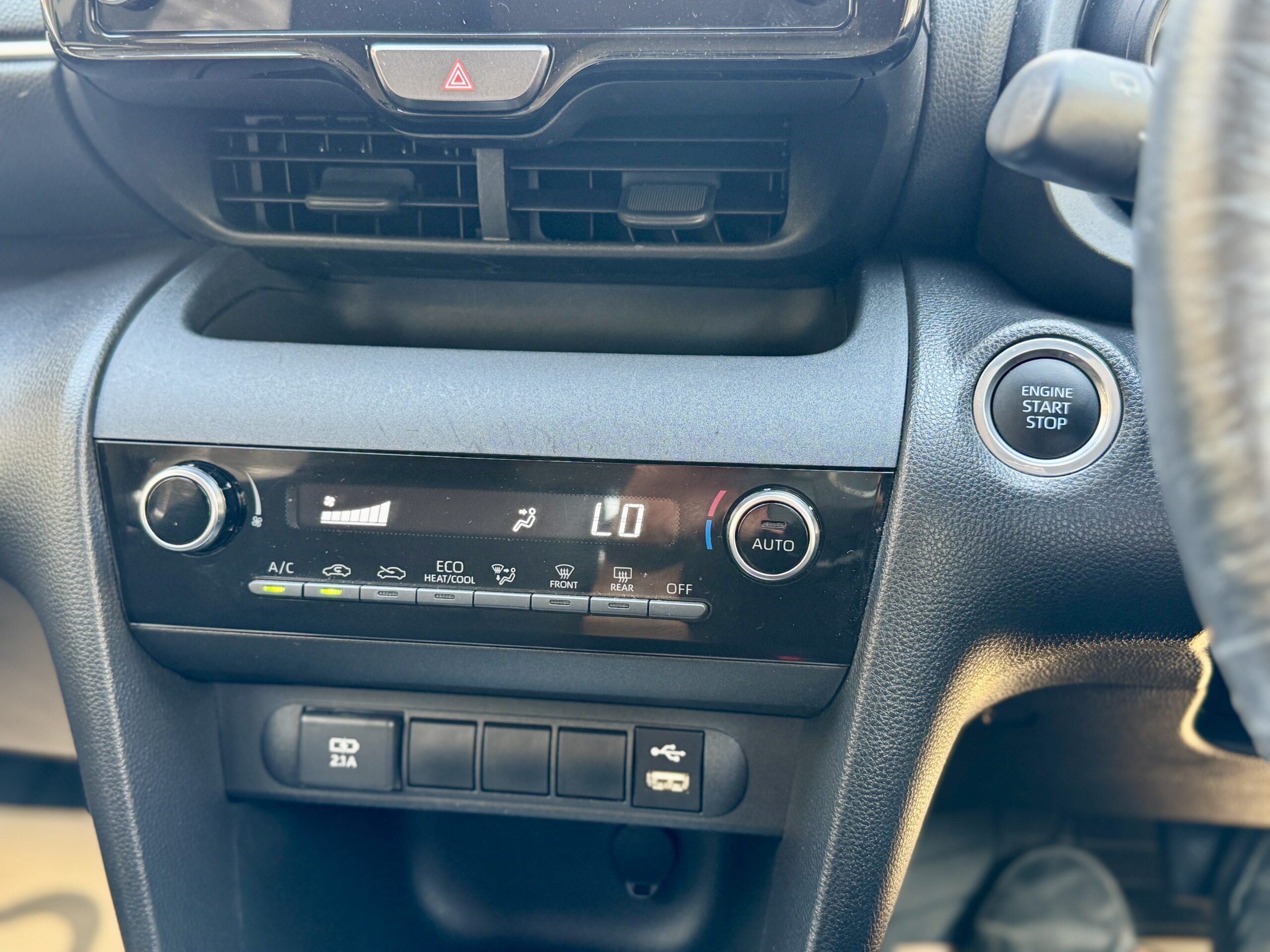 
								TOYOTA YARIS CROSS full									