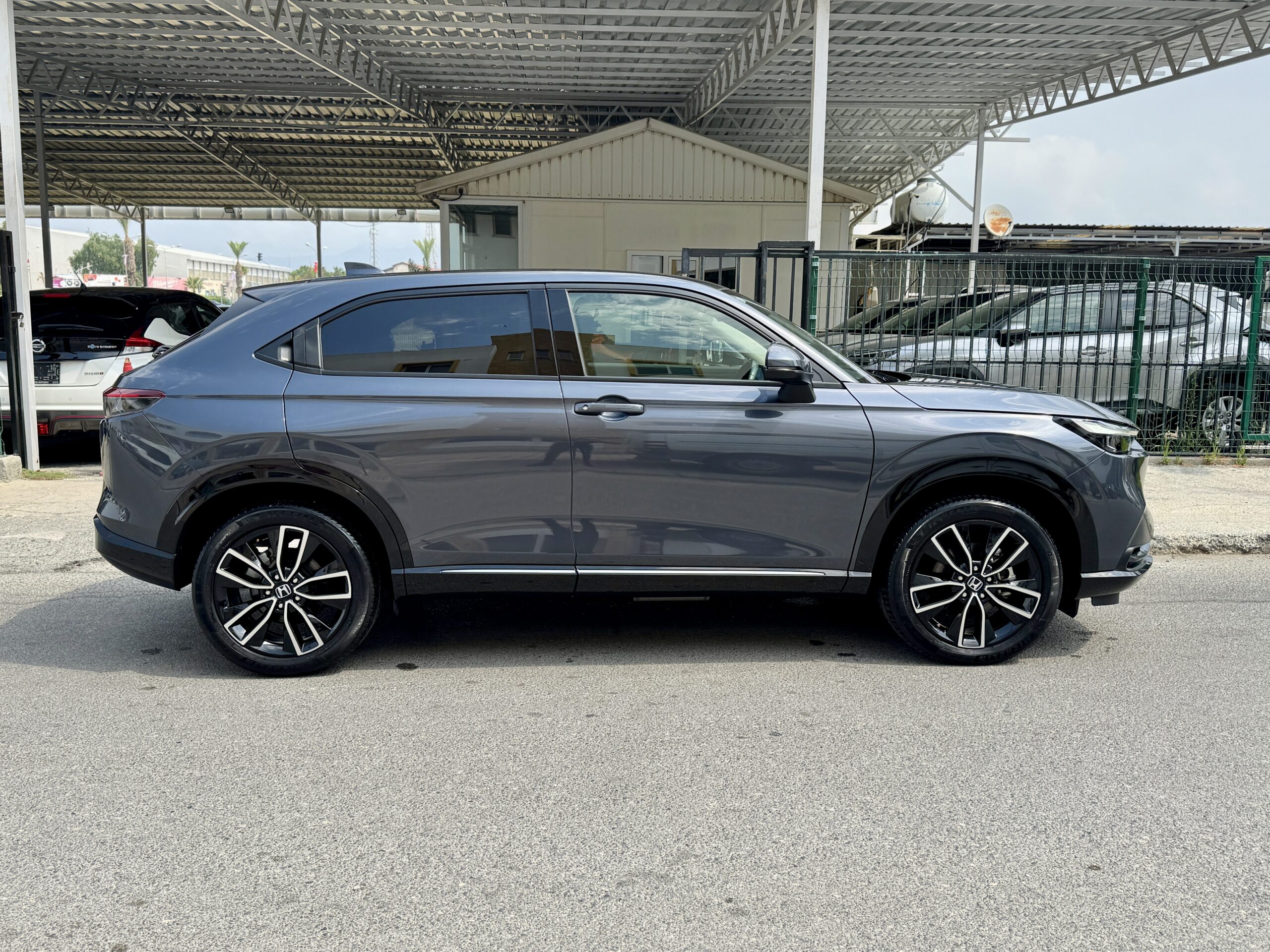 
								HONDA VEZEL E-HEV full									