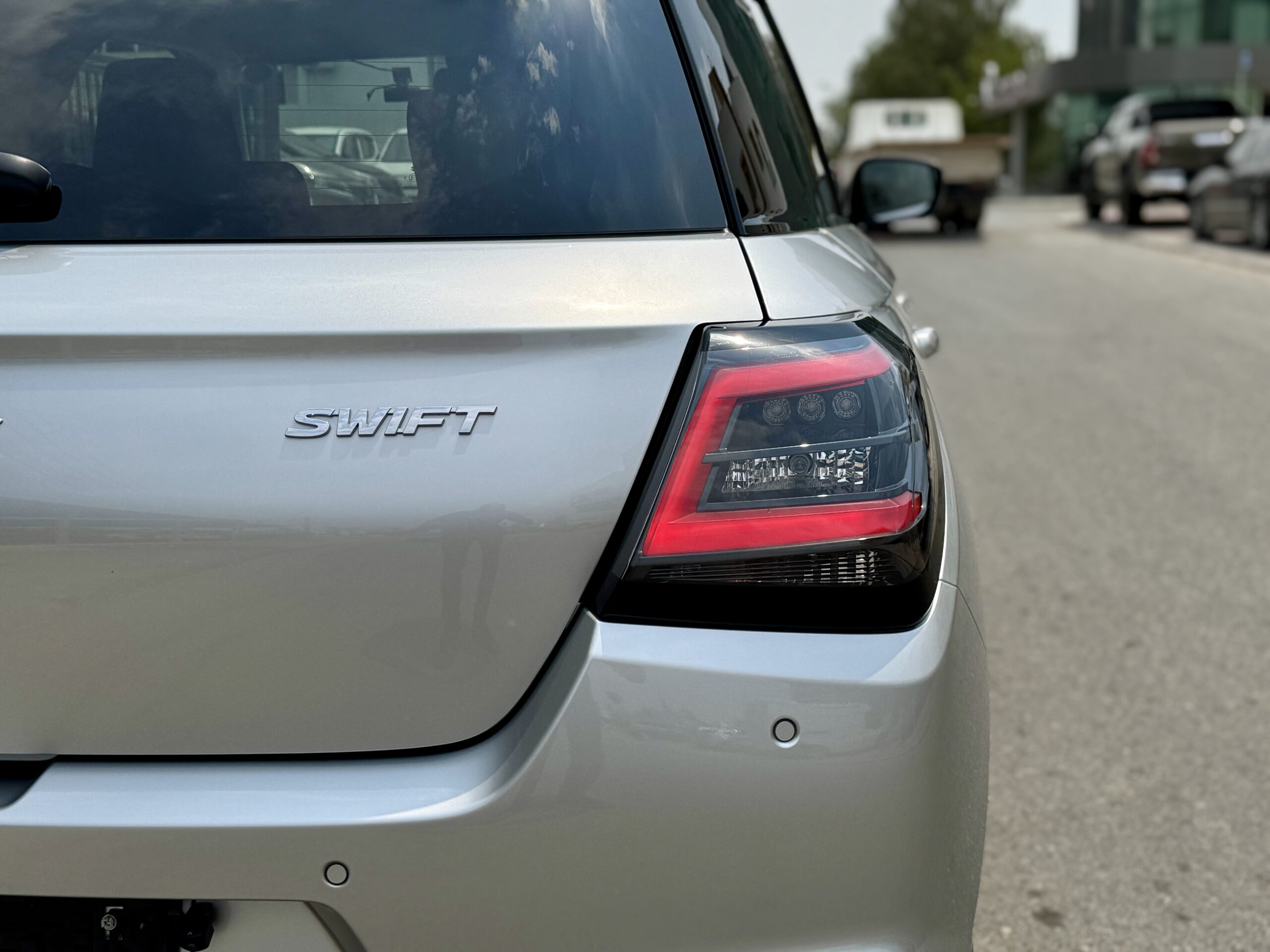 
								SUZUKI SWIFT full									