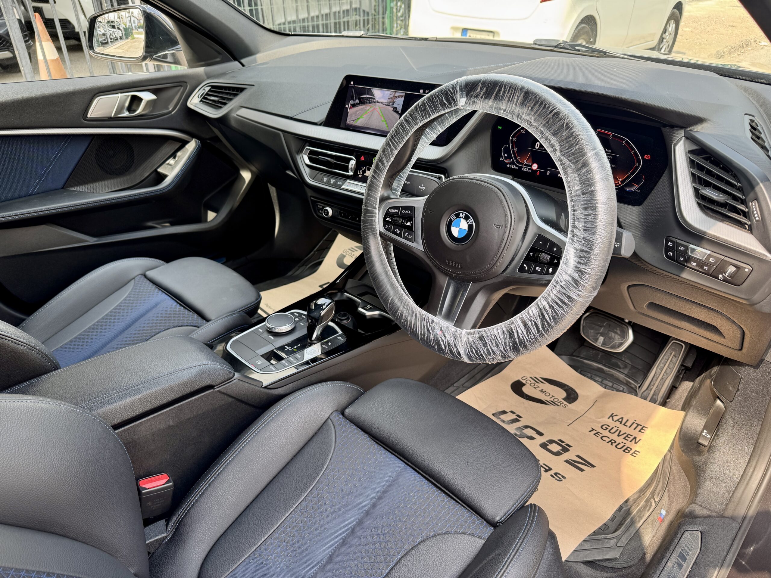 
								BMW 1 SERIES M SPORT full									