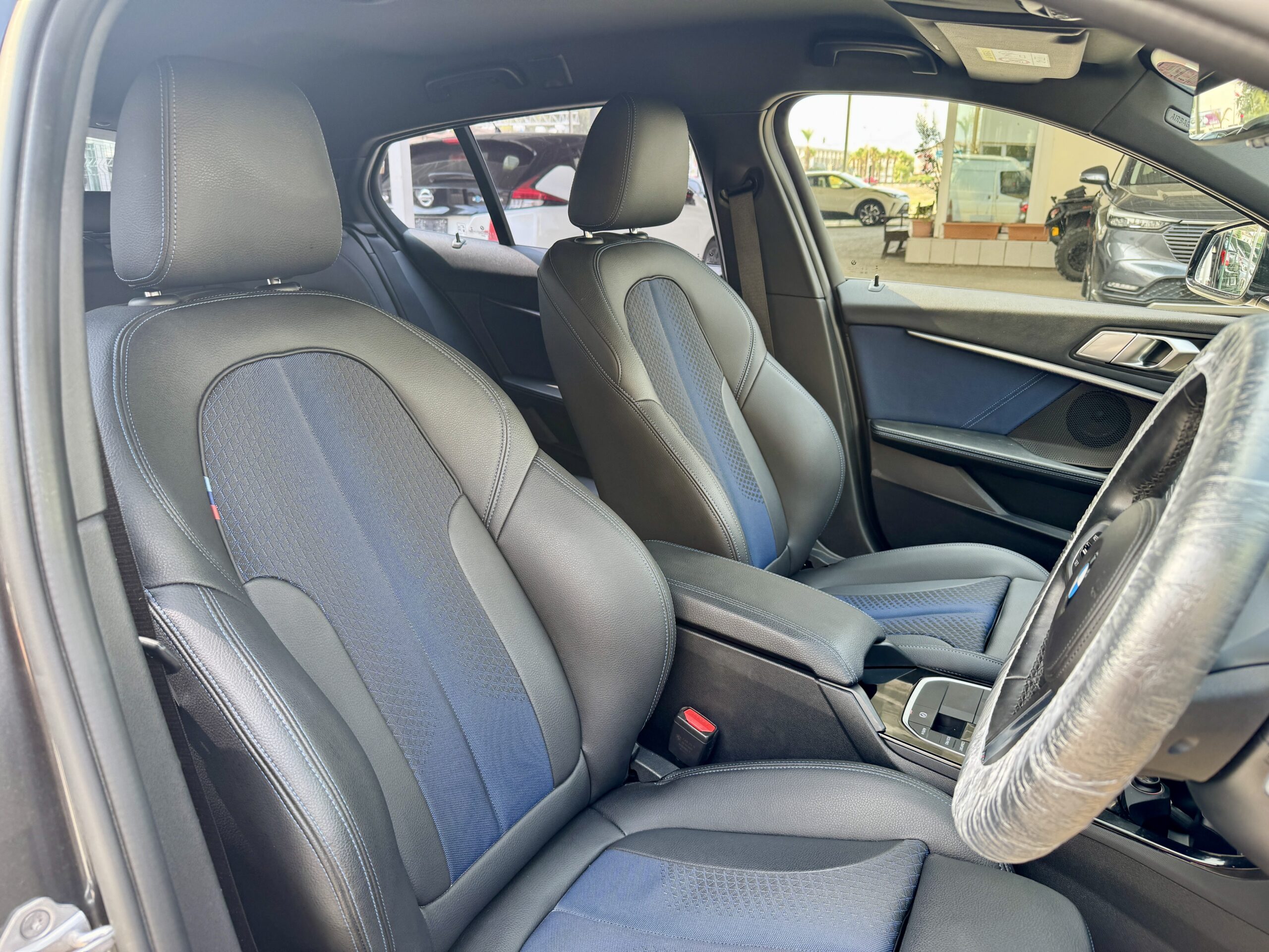 
								BMW 1 SERIES M SPORT full									