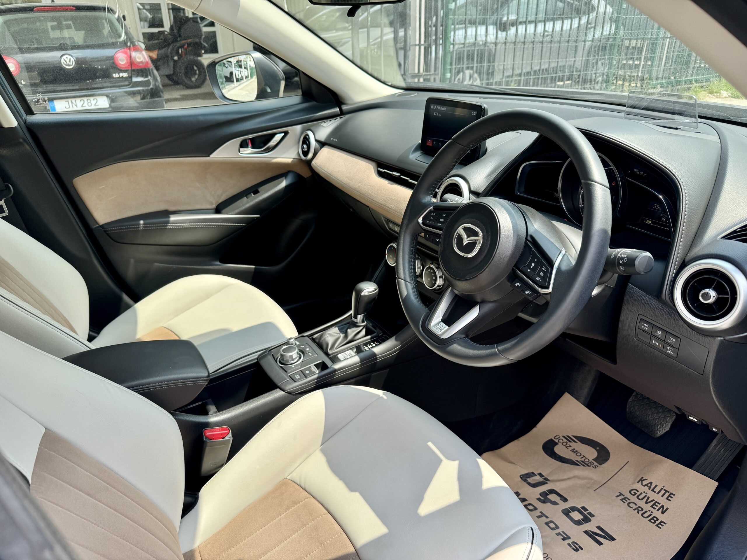 
								MAZDA CX-3 full									