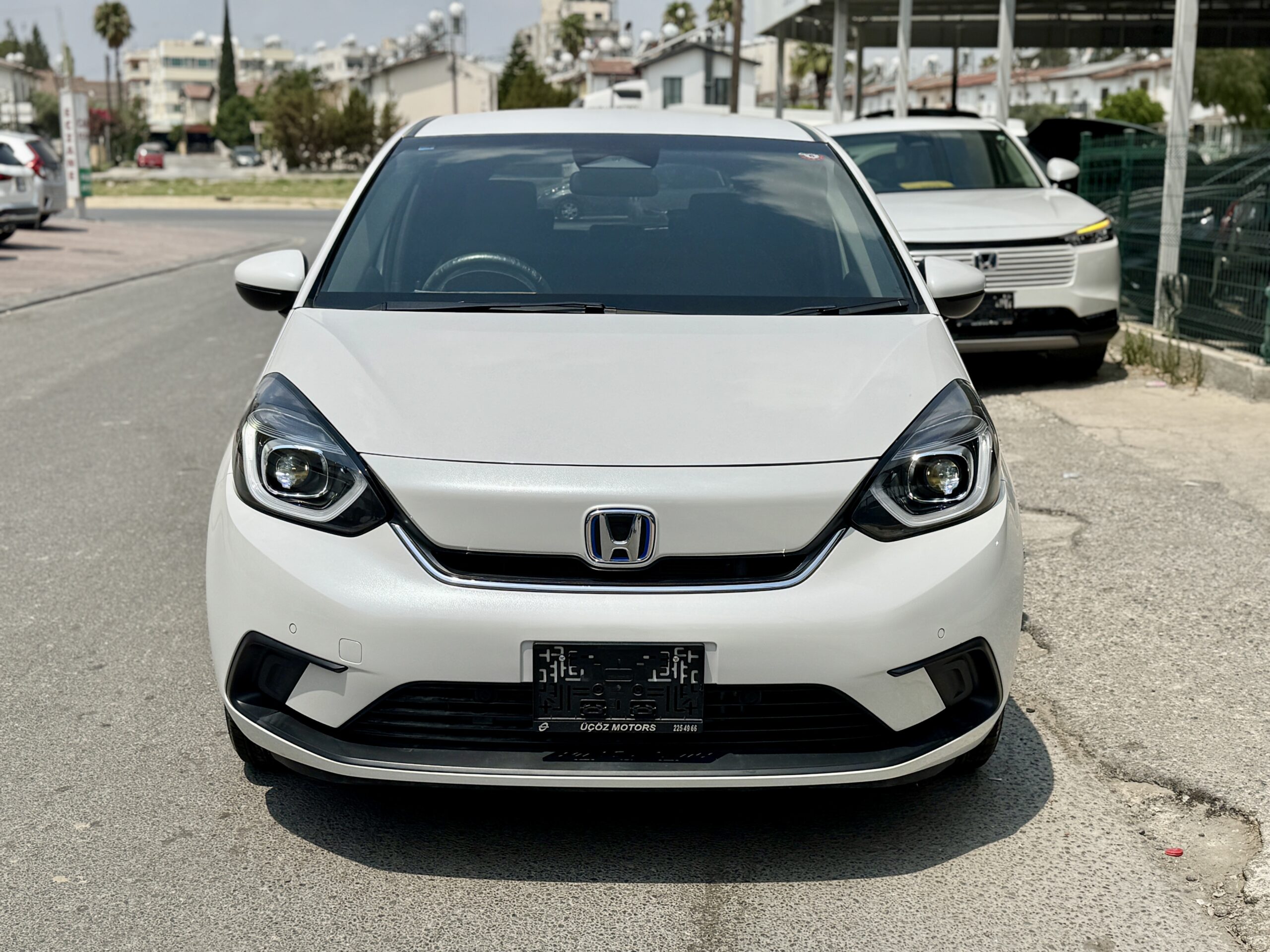
								HONDA FIT EHEV full									