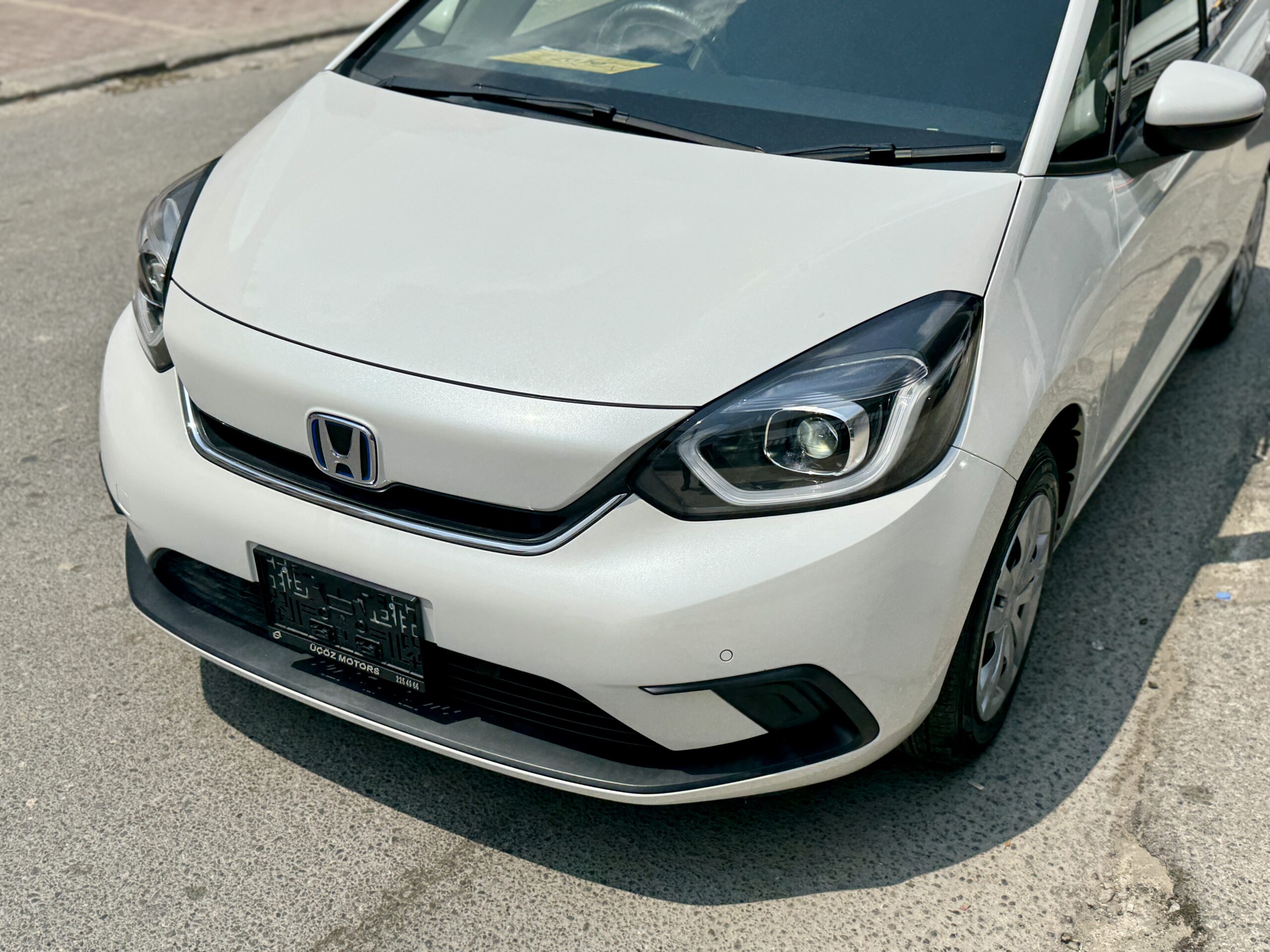 
								HONDA FIT EHEV full									