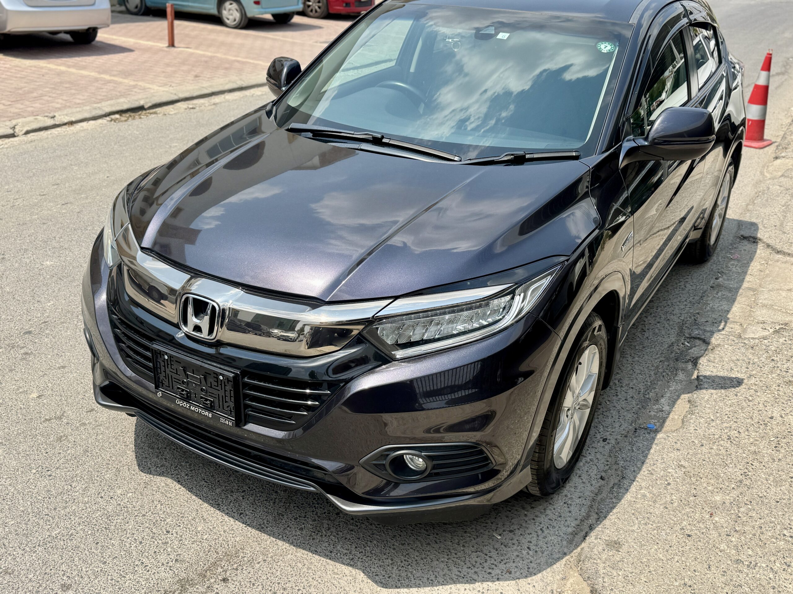 
								HONDA VEZEL HYBIRD full									