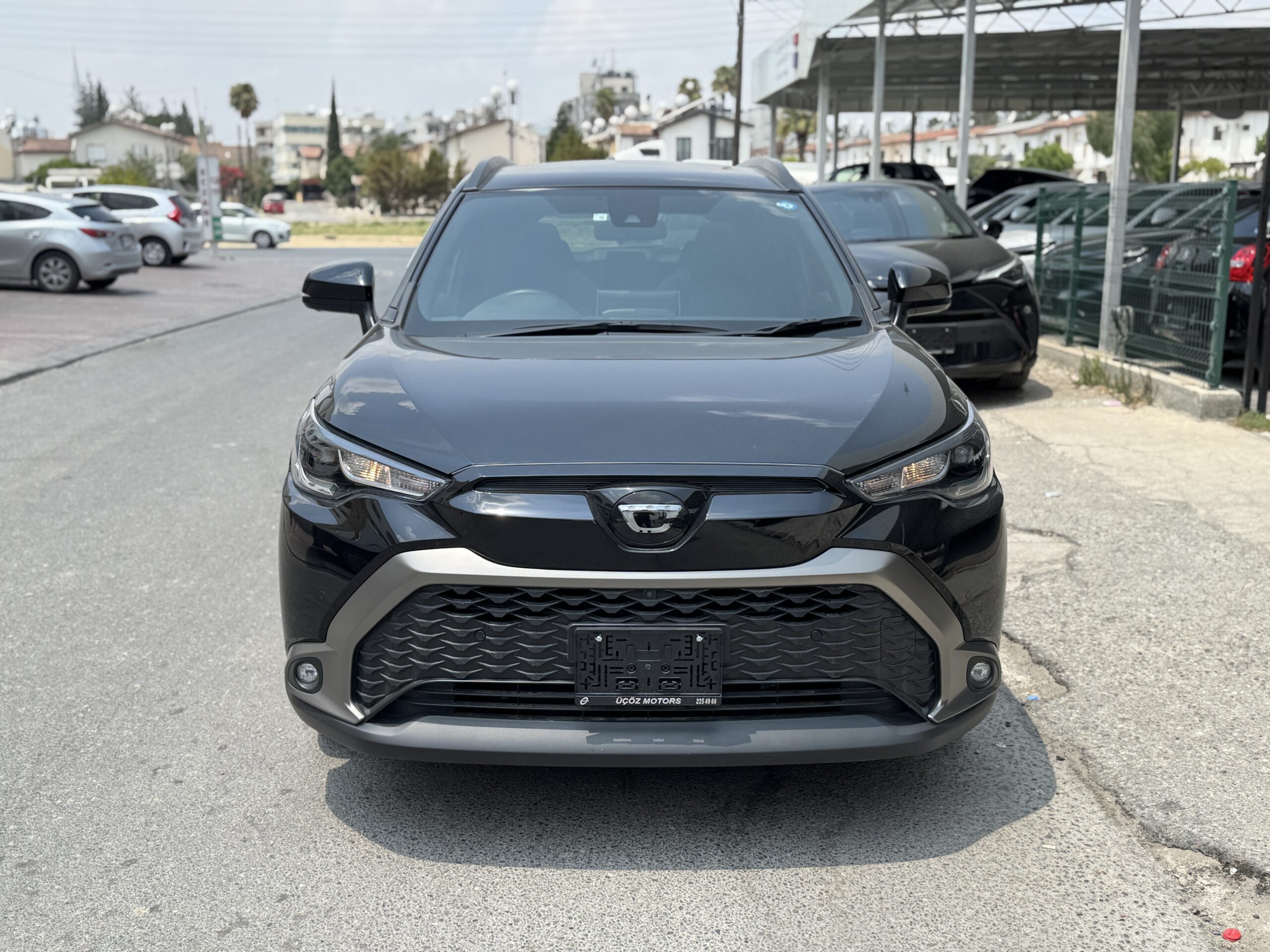 
								TOYOTA COROLLA CROSS full									