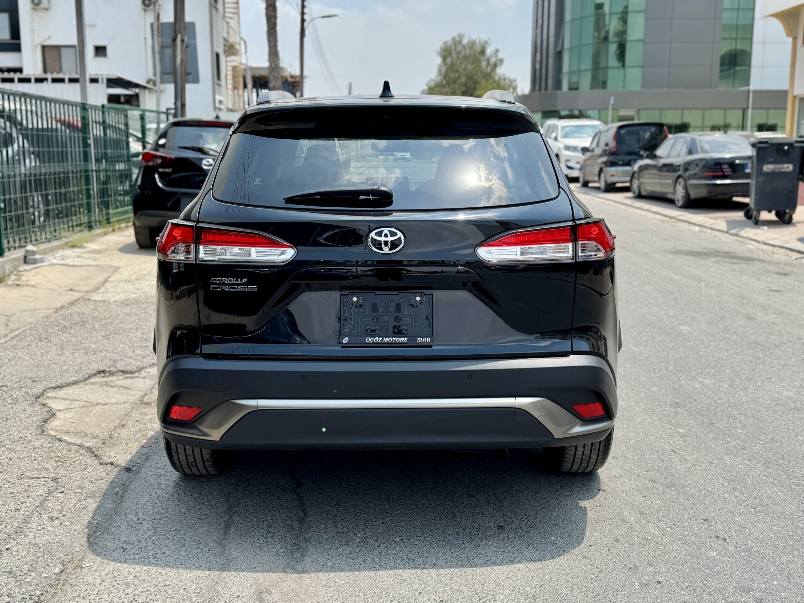 
								TOYOTA COROLLA CROSS full									