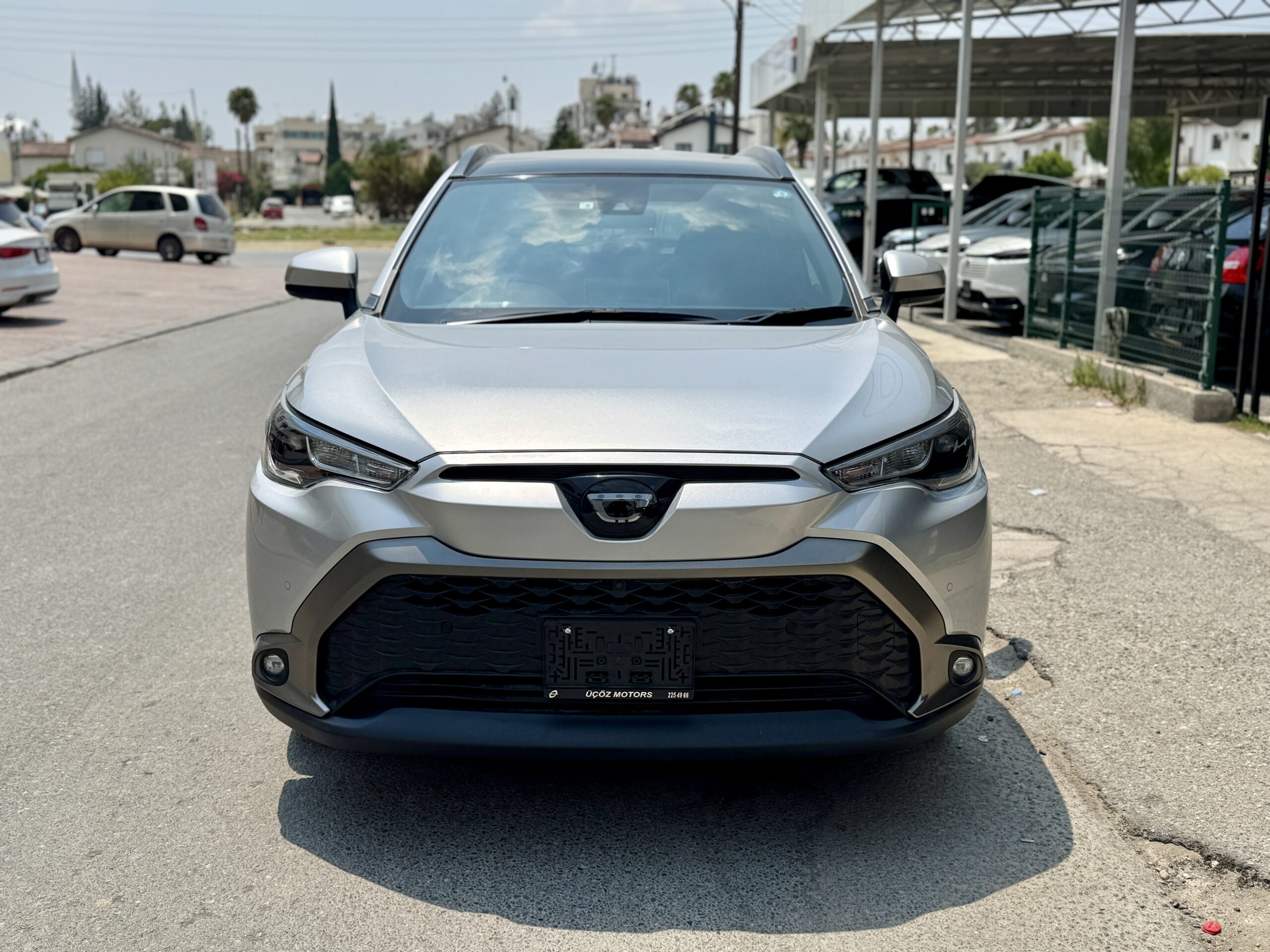 
								TOYOTA COROLLA CROSS full									