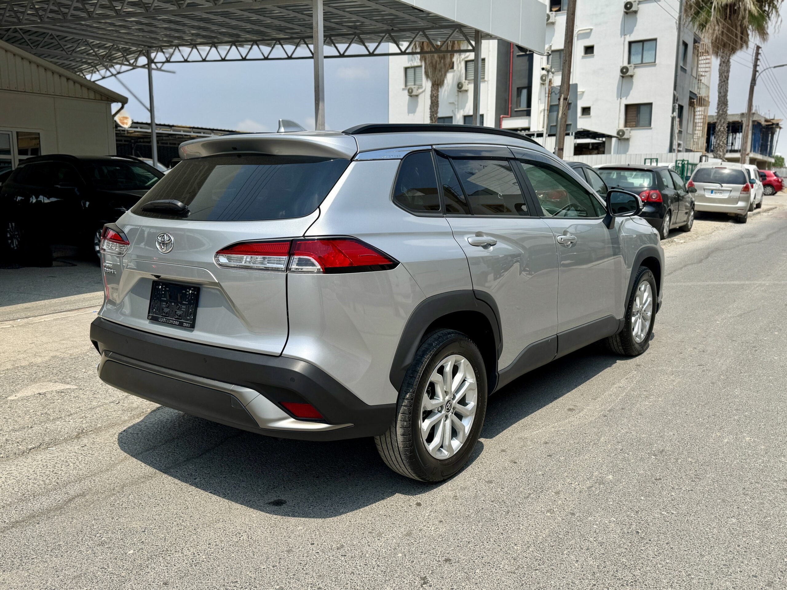 
								TOYOTA COROLLA CROSS full									