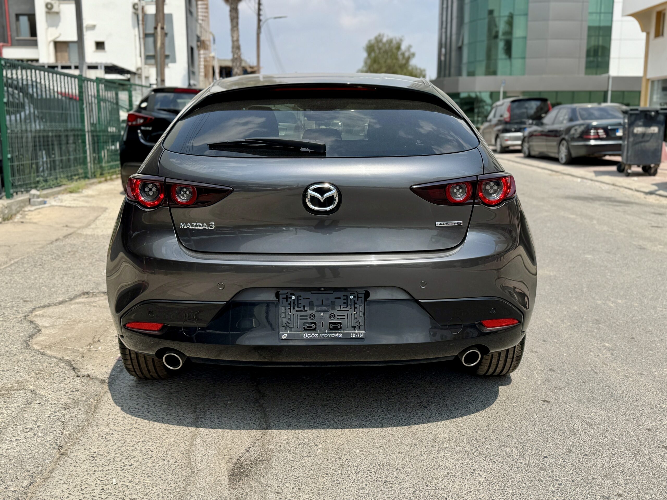 
								MAZDA 3 full									