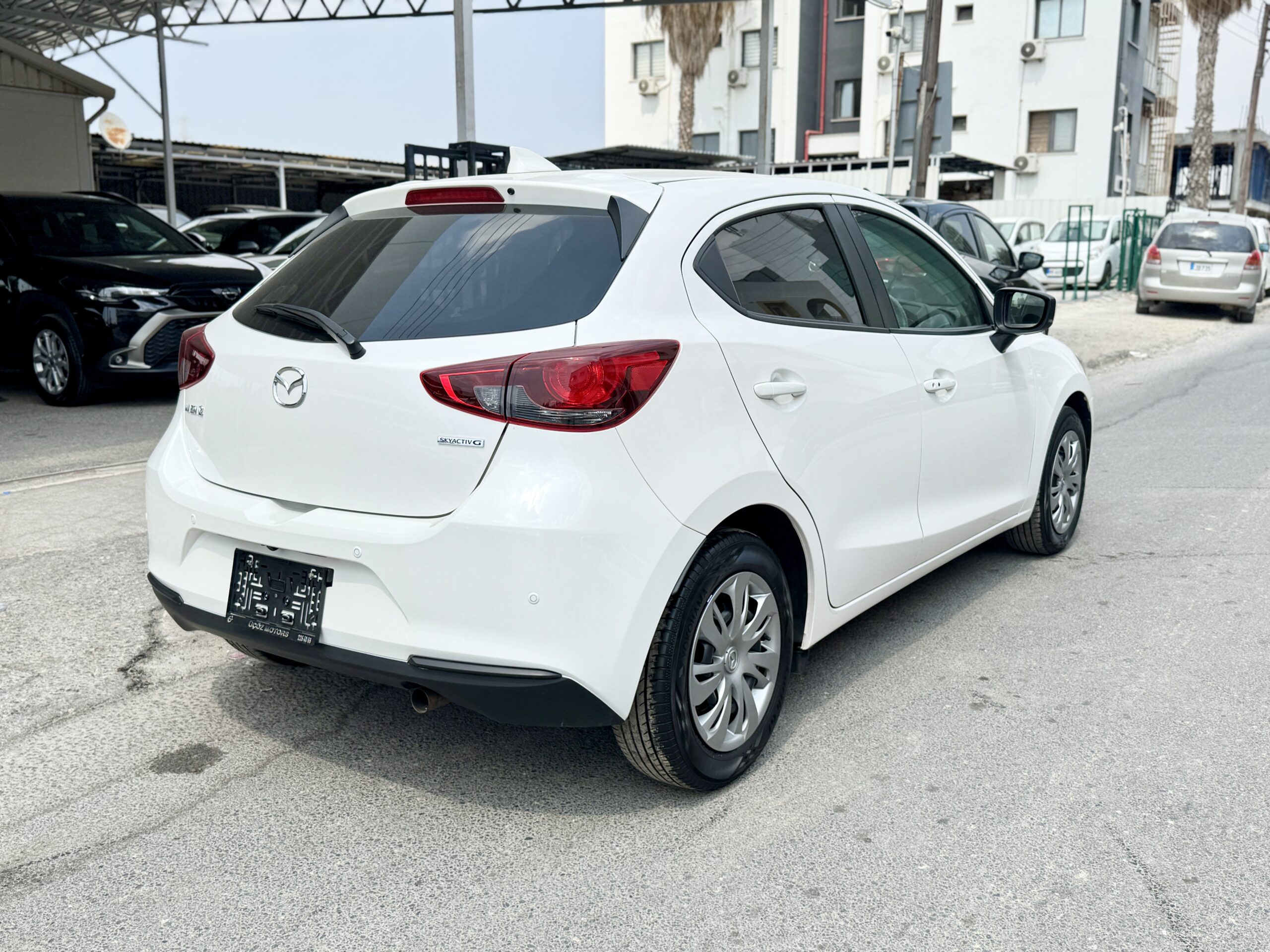 
								MAZDA 2 full									