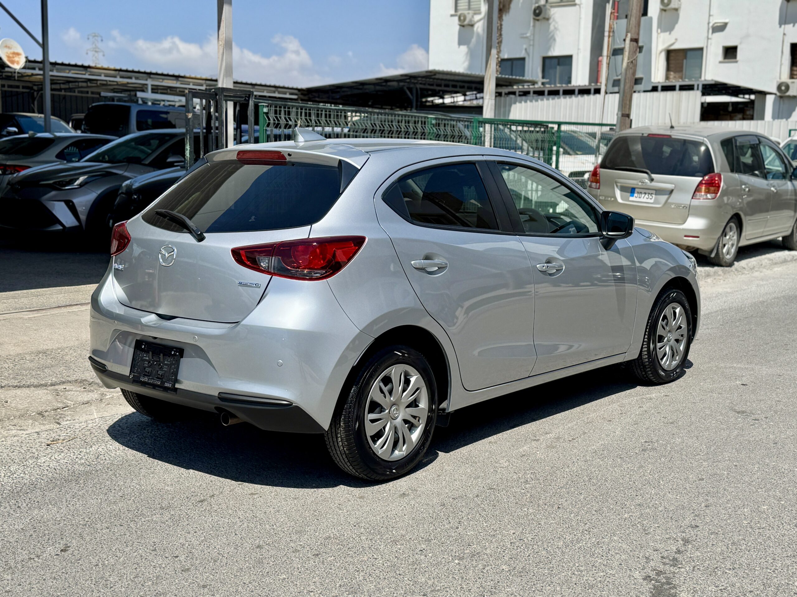 
								MAZDA 2 full									