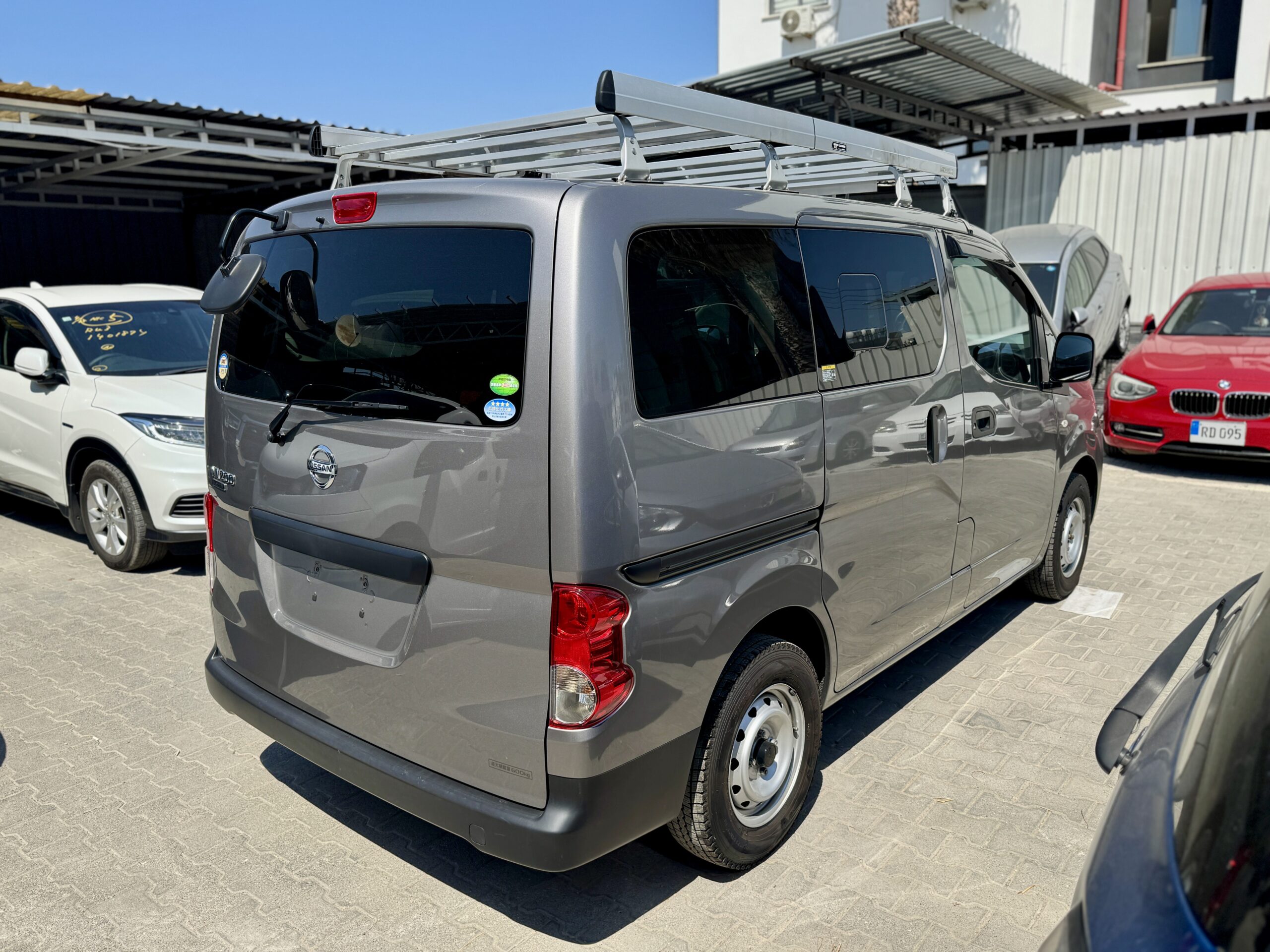 
								Nissan NV200 full									