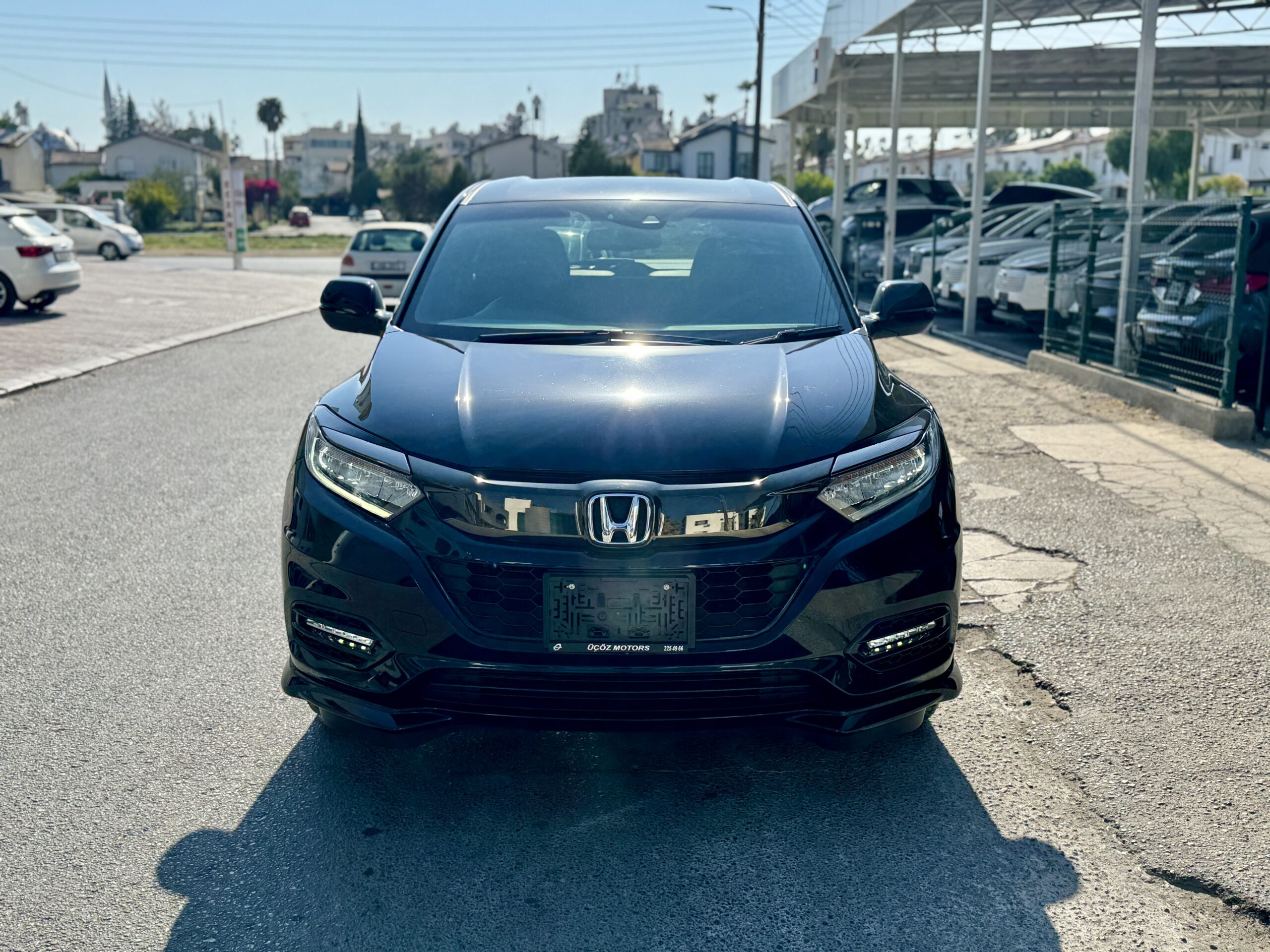 
								HONDA VEZEL RS full									