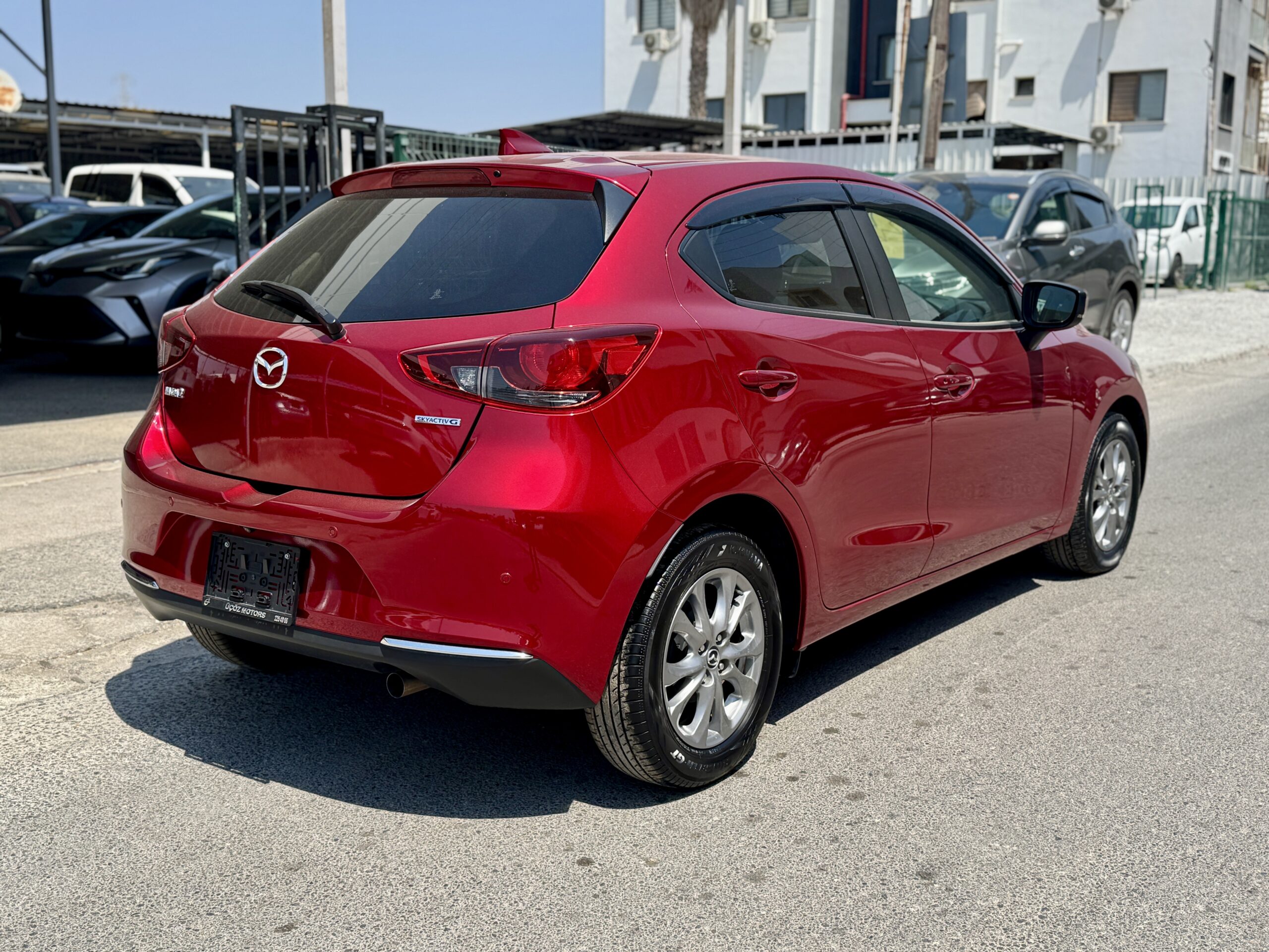 
								MAZDA 2 full									