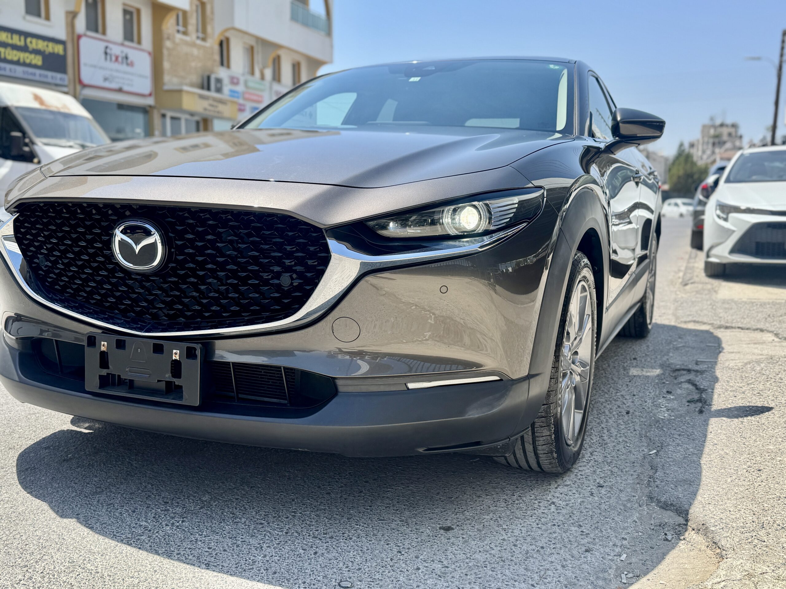 
								MAZDA CX-30 full									