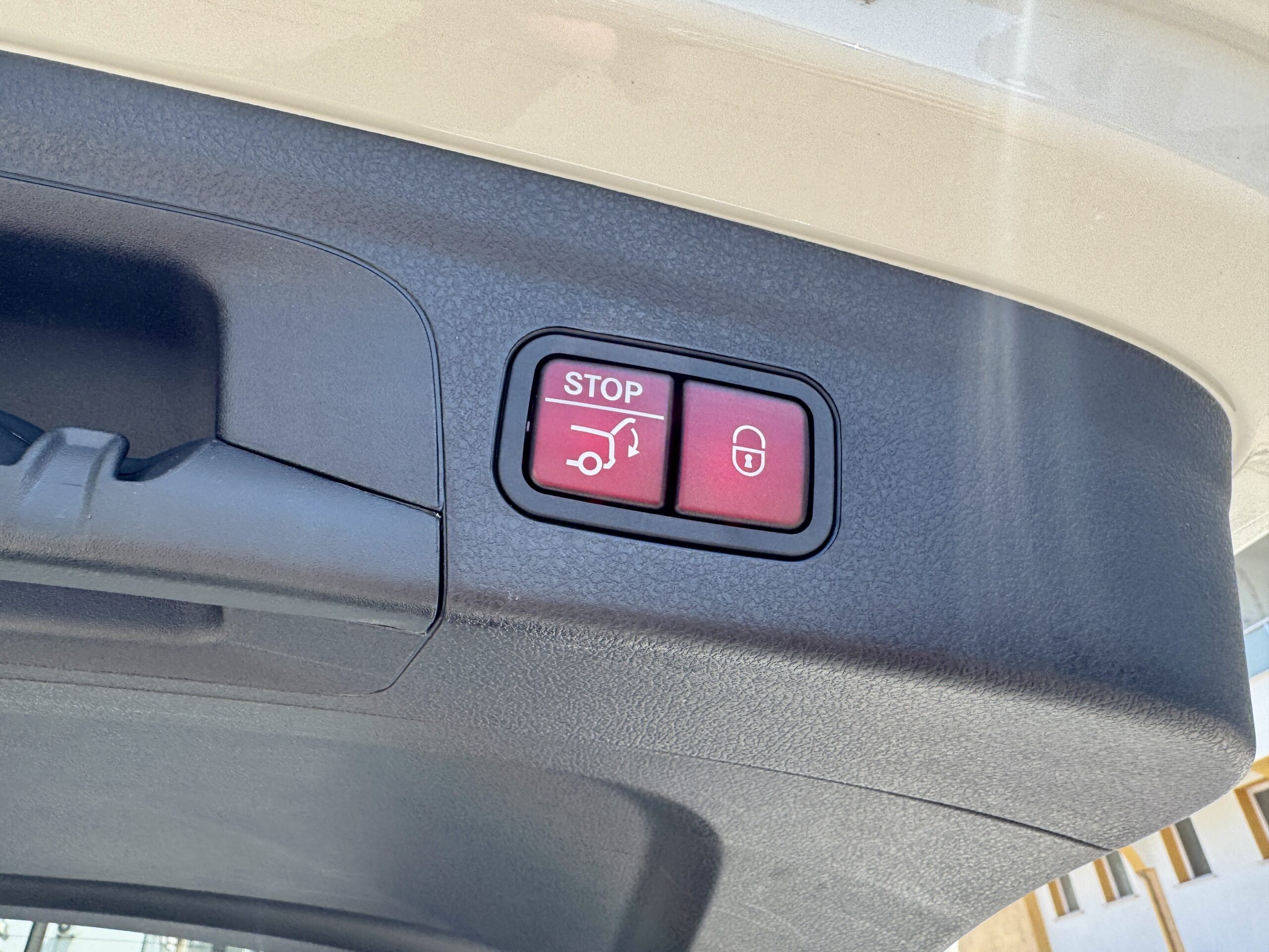 
								MERCEDES GLE400d AMG PREMIUM full									