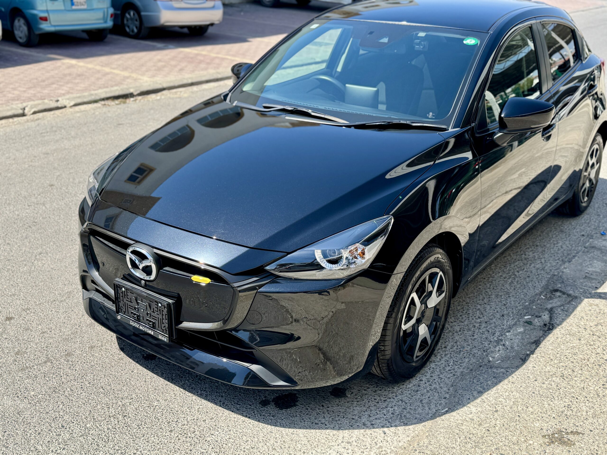 
								Mazda 2 full									