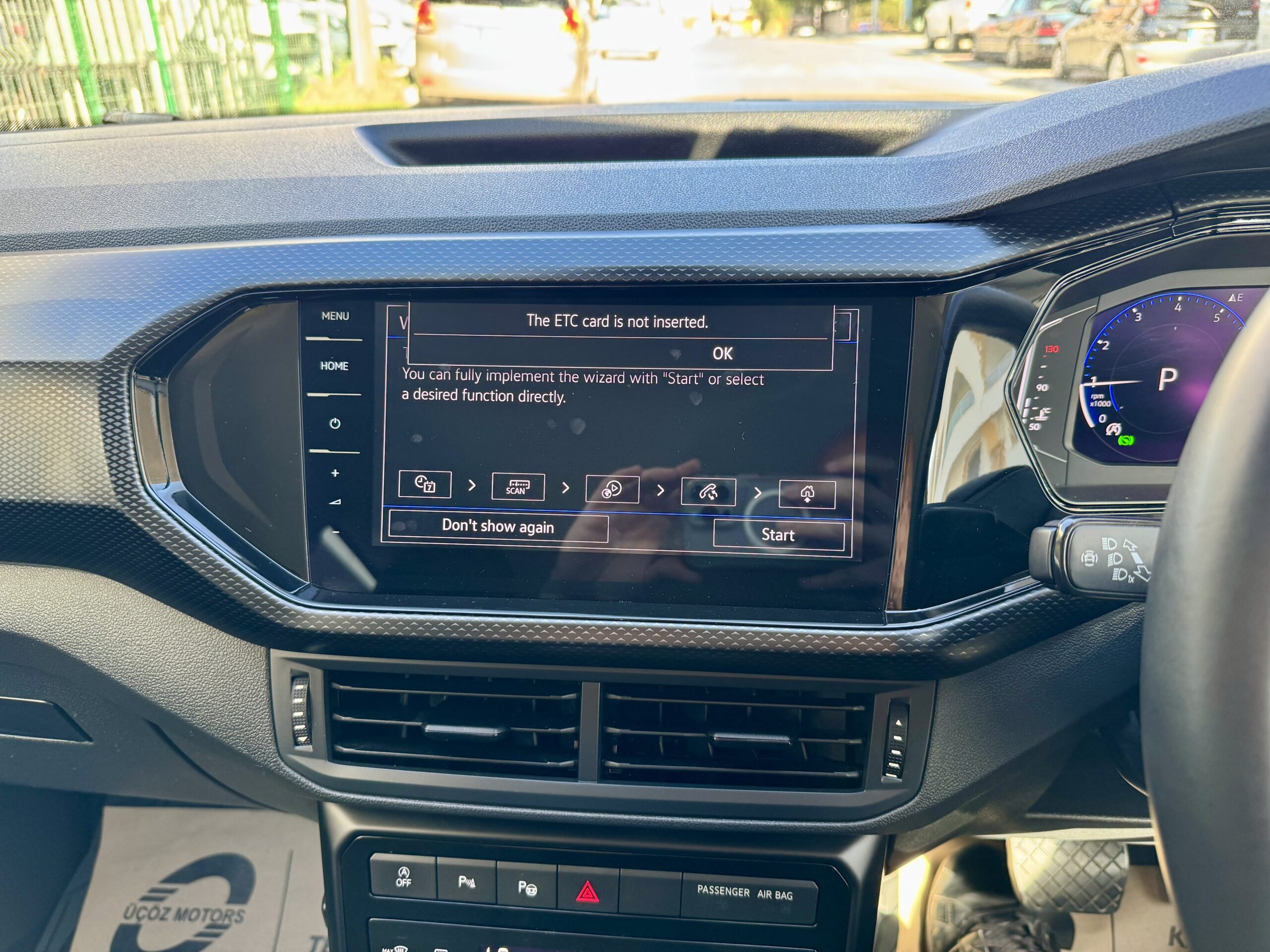 
								Volkswagen T-cross full									