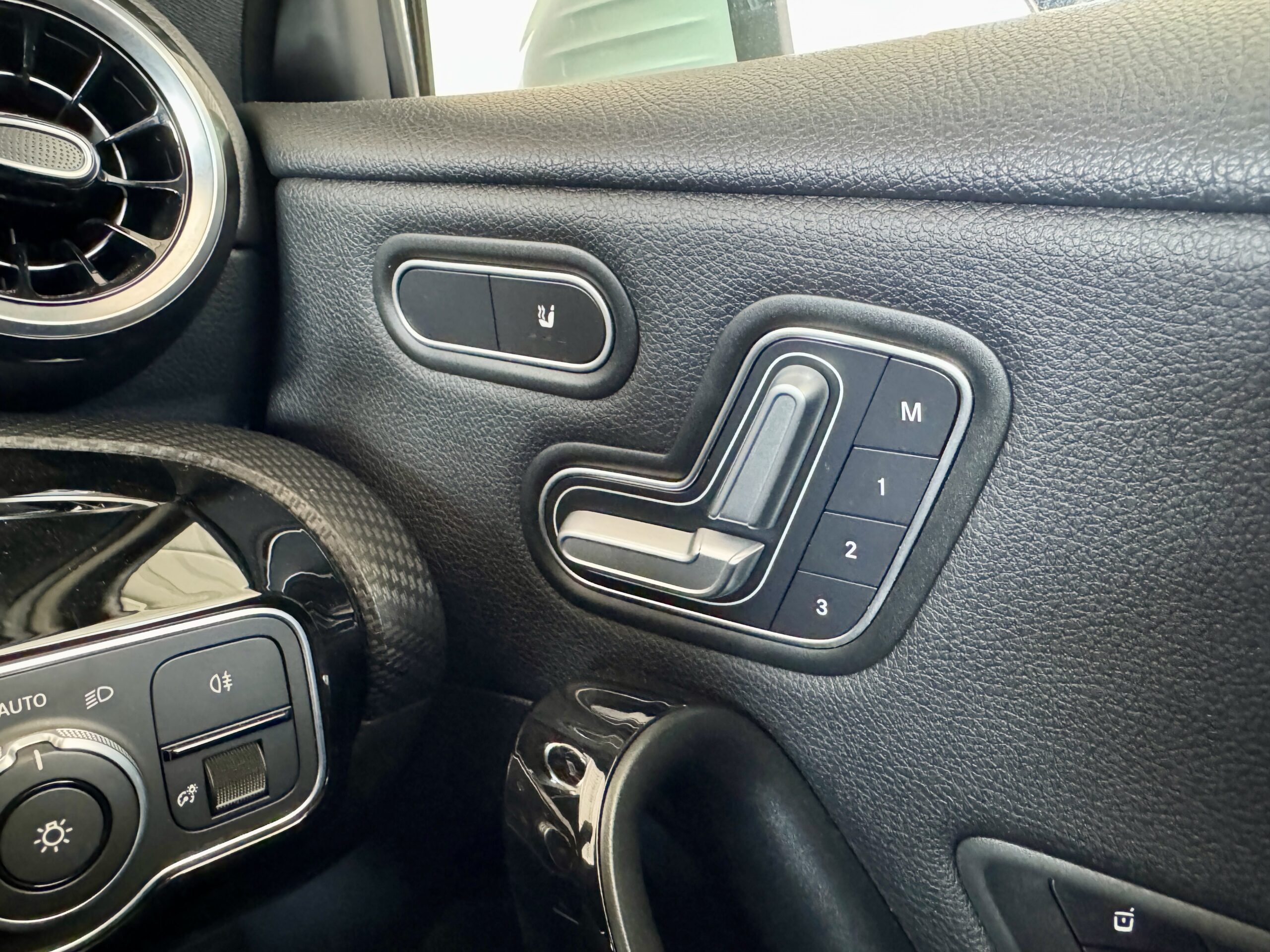 
								Mercedes A-Class full									