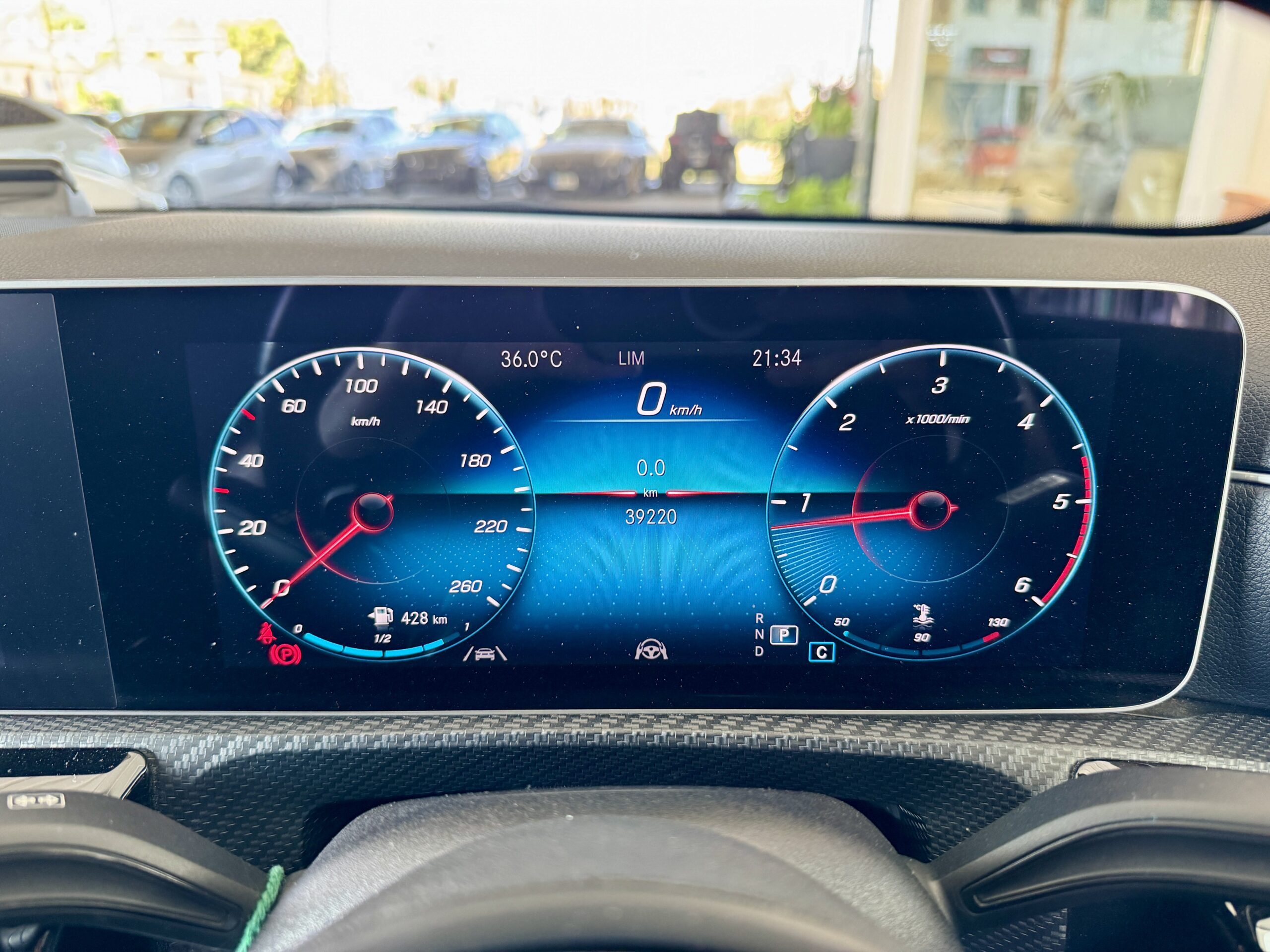 
								Mercedes A-Class full									