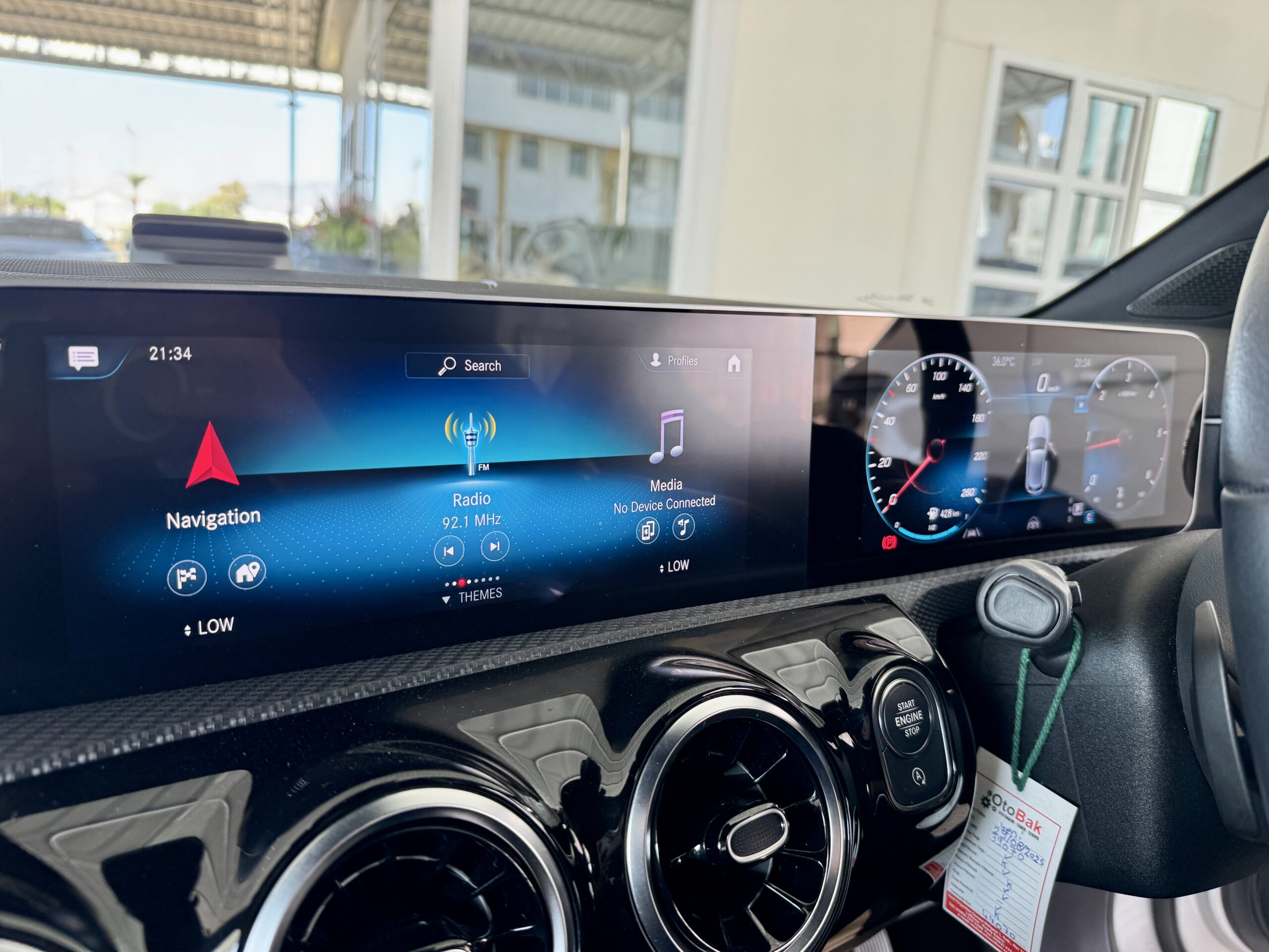 
								Mercedes A-Class full									