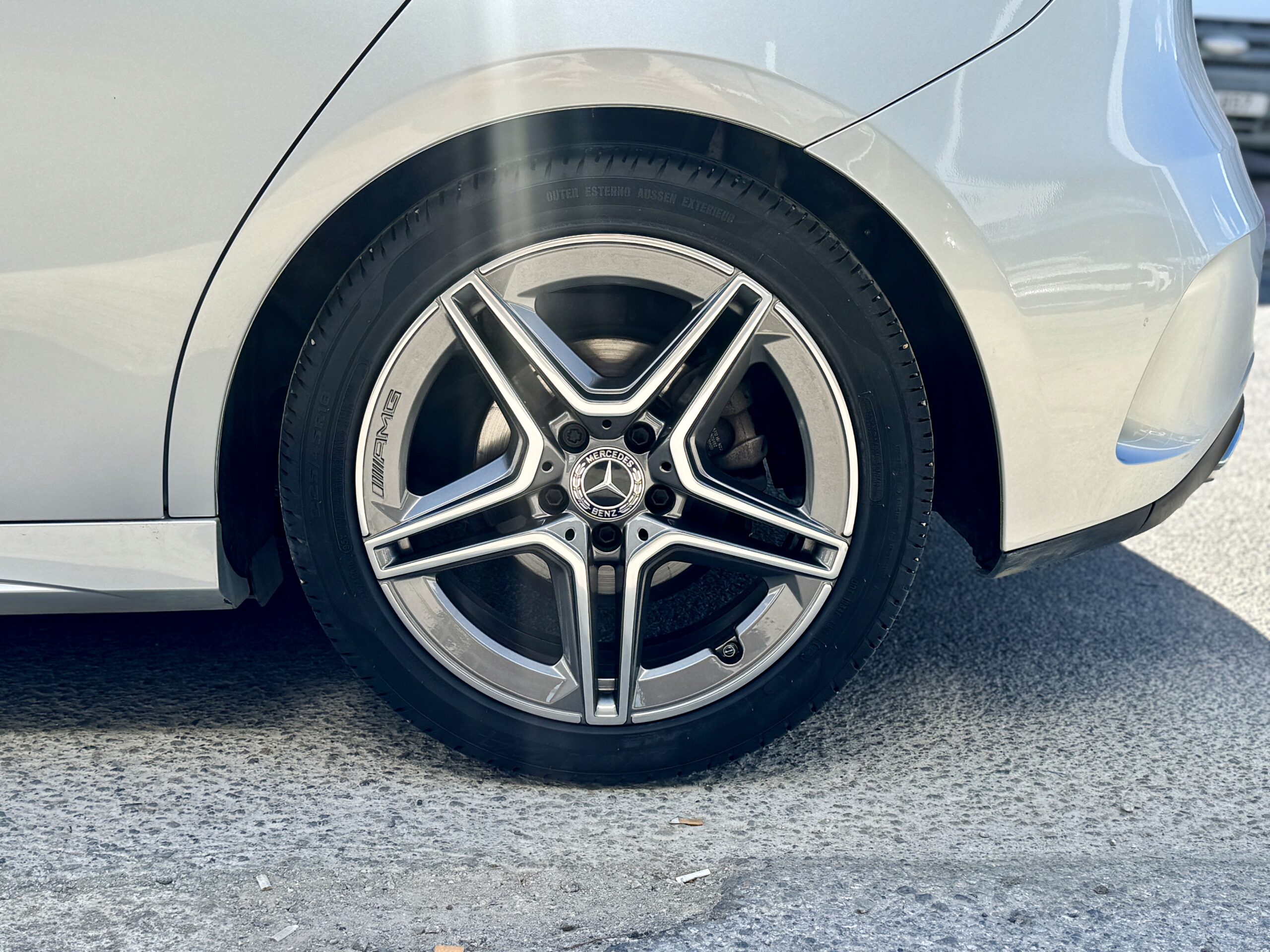 
								Mercedes A200 AMG full									