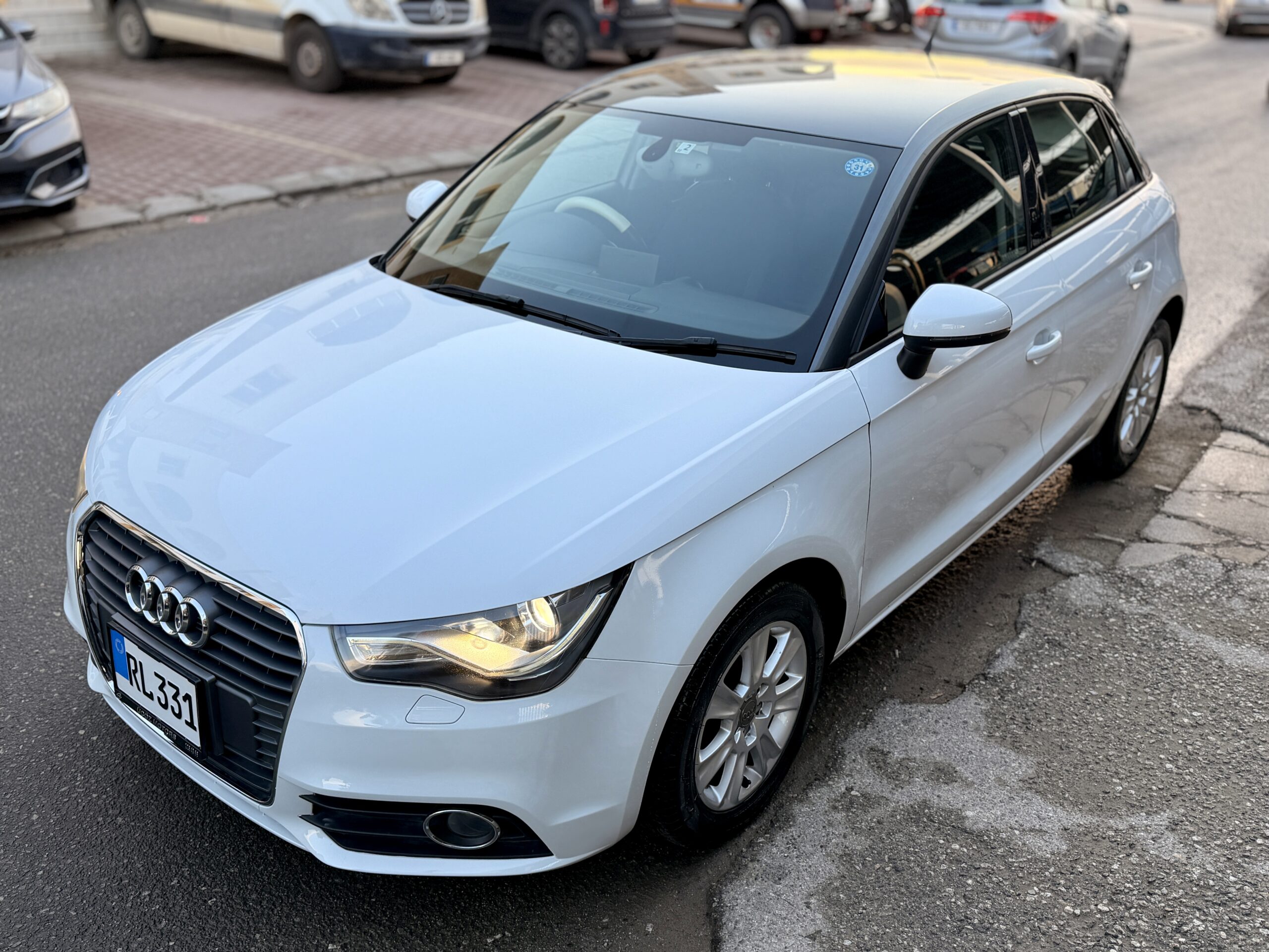 
								AUDI A1 SPORTBACK full									