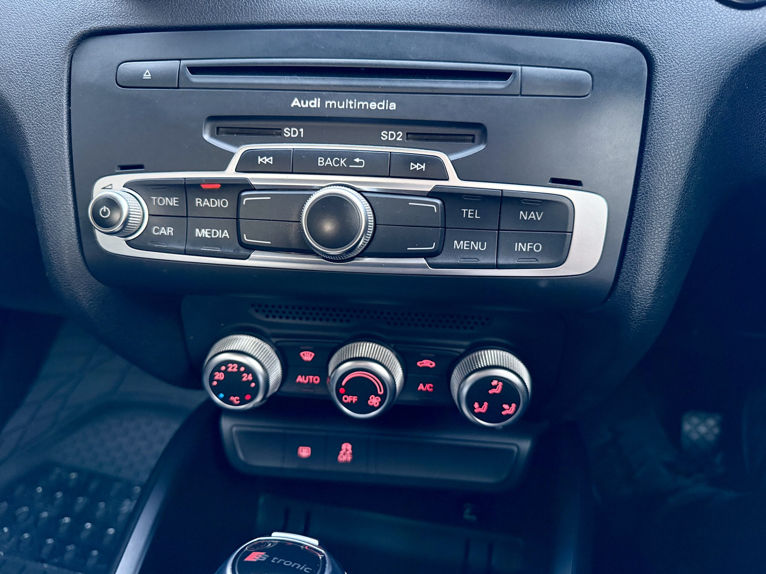 
								AUDI A1 SPORTBACK full									