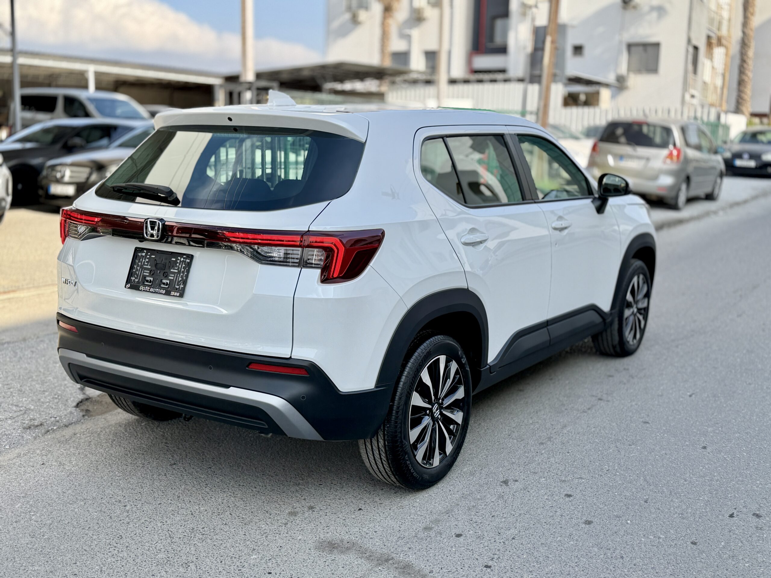 
								Honda WR-V full									