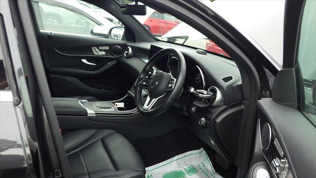 
								Mercedes GLC Coupe full									