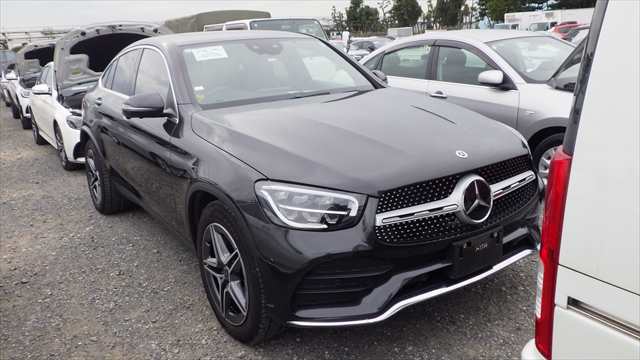 
								Mercedes GLC Coupe full									