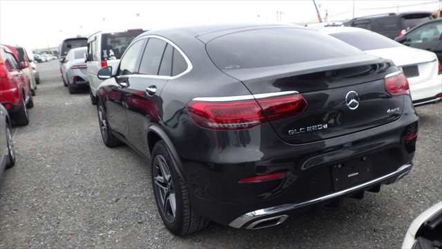 
								Mercedes GLC Coupe full									