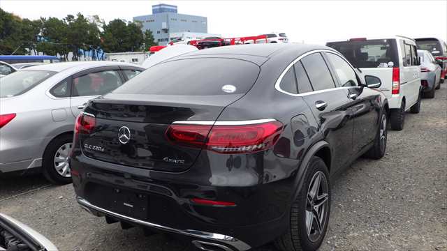 
								Mercedes GLC Coupe full									